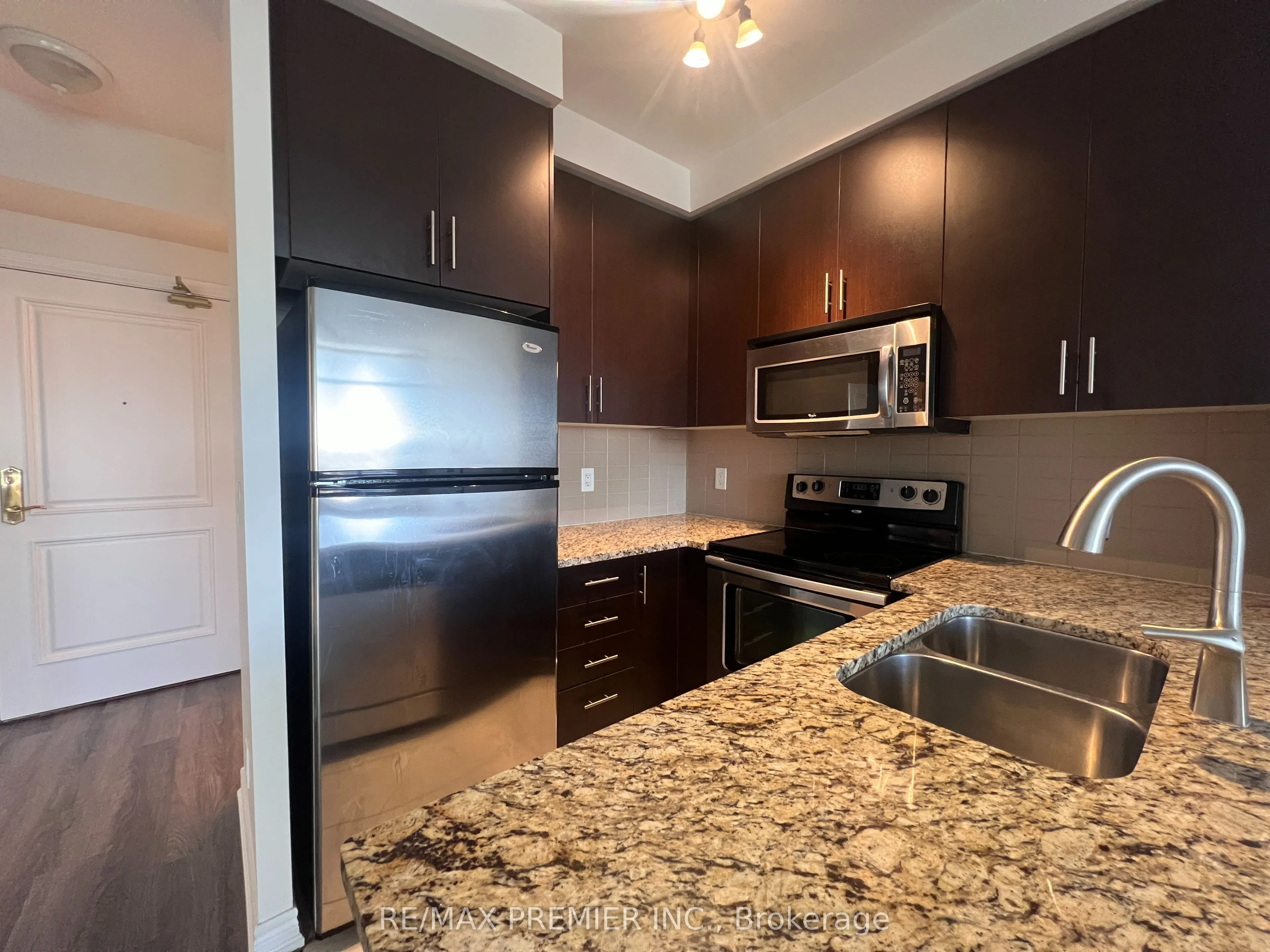 9245 Jane Street, #1502