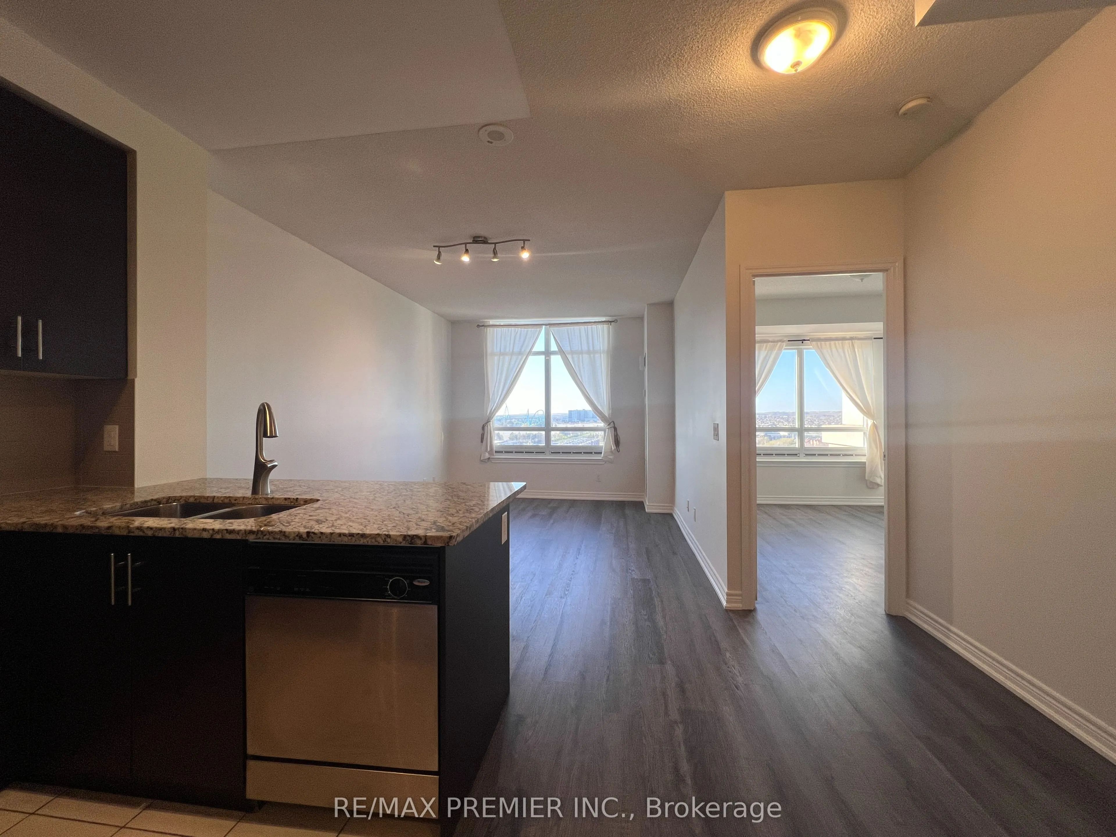 9245 Jane Street, #1502