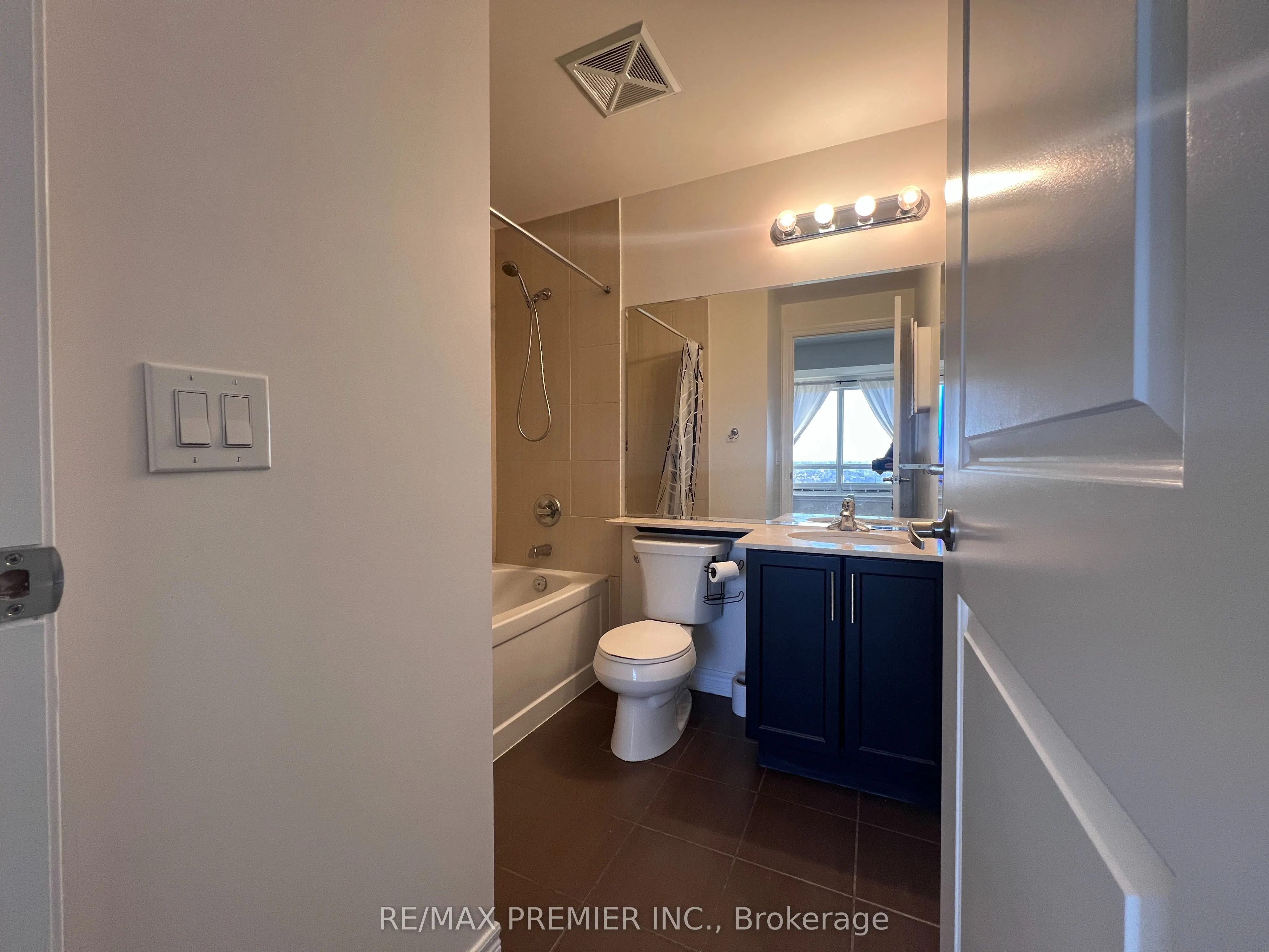 9245 Jane Street, #1502