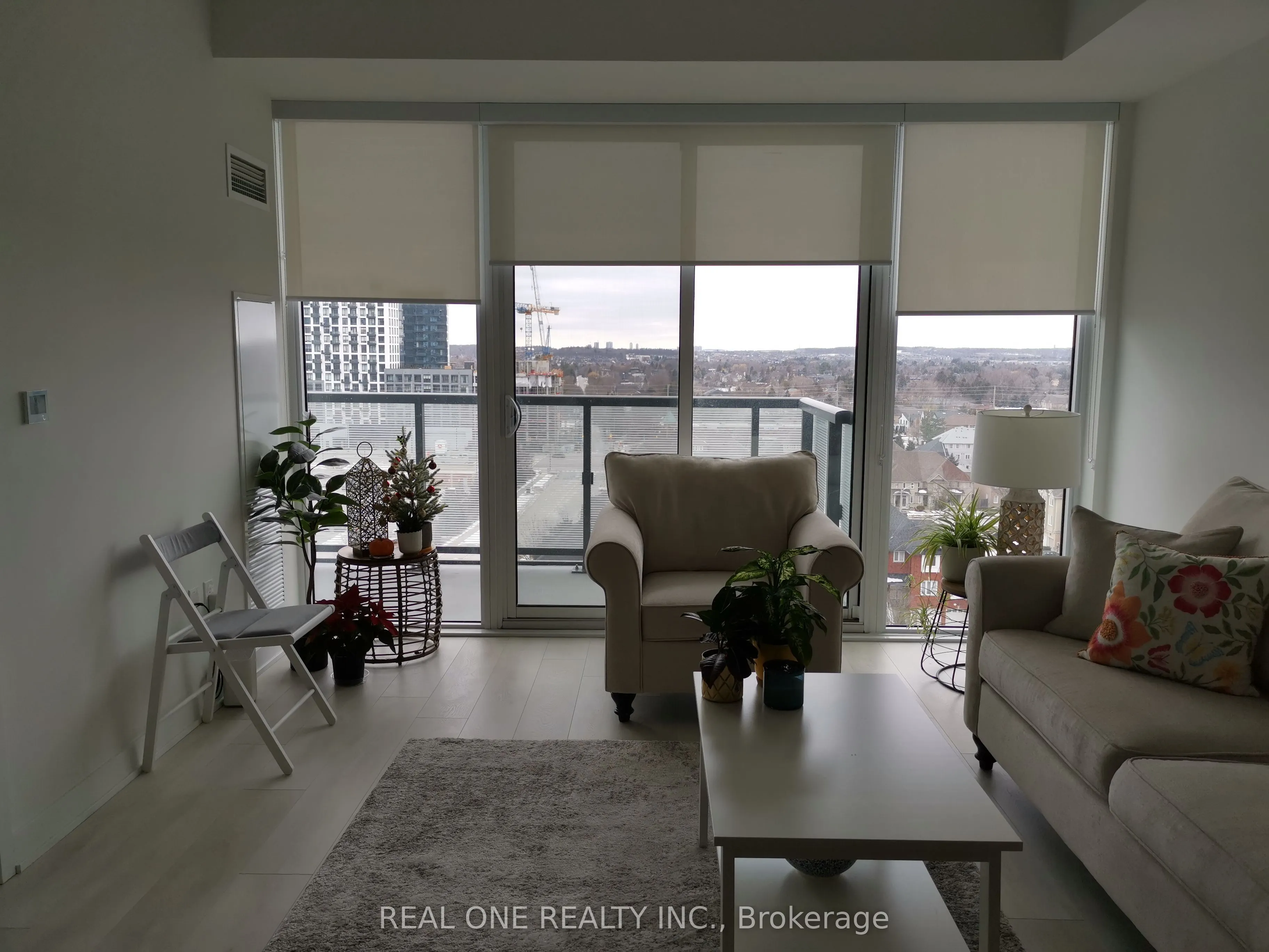 85 Oneida Crescent, #1015
