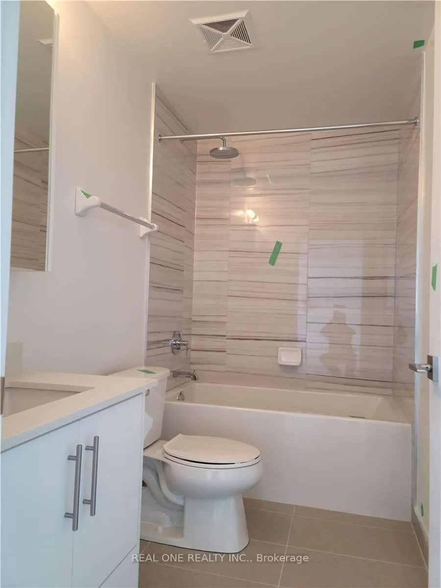 85 Oneida Crescent, #1015