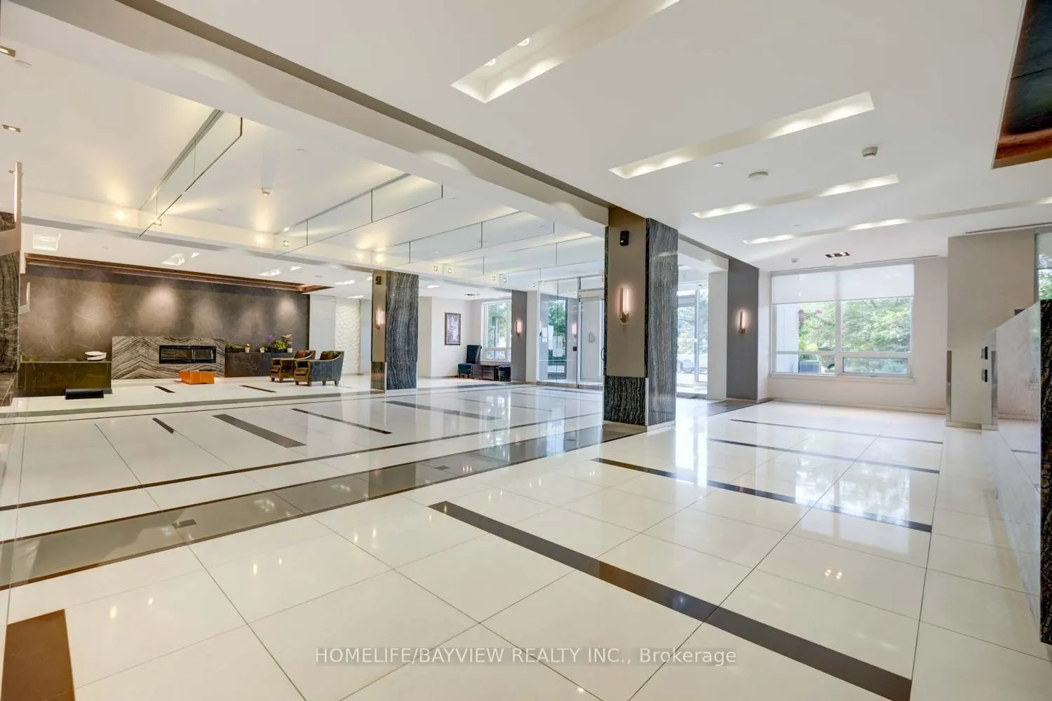 7165 YONGE Street, #2403