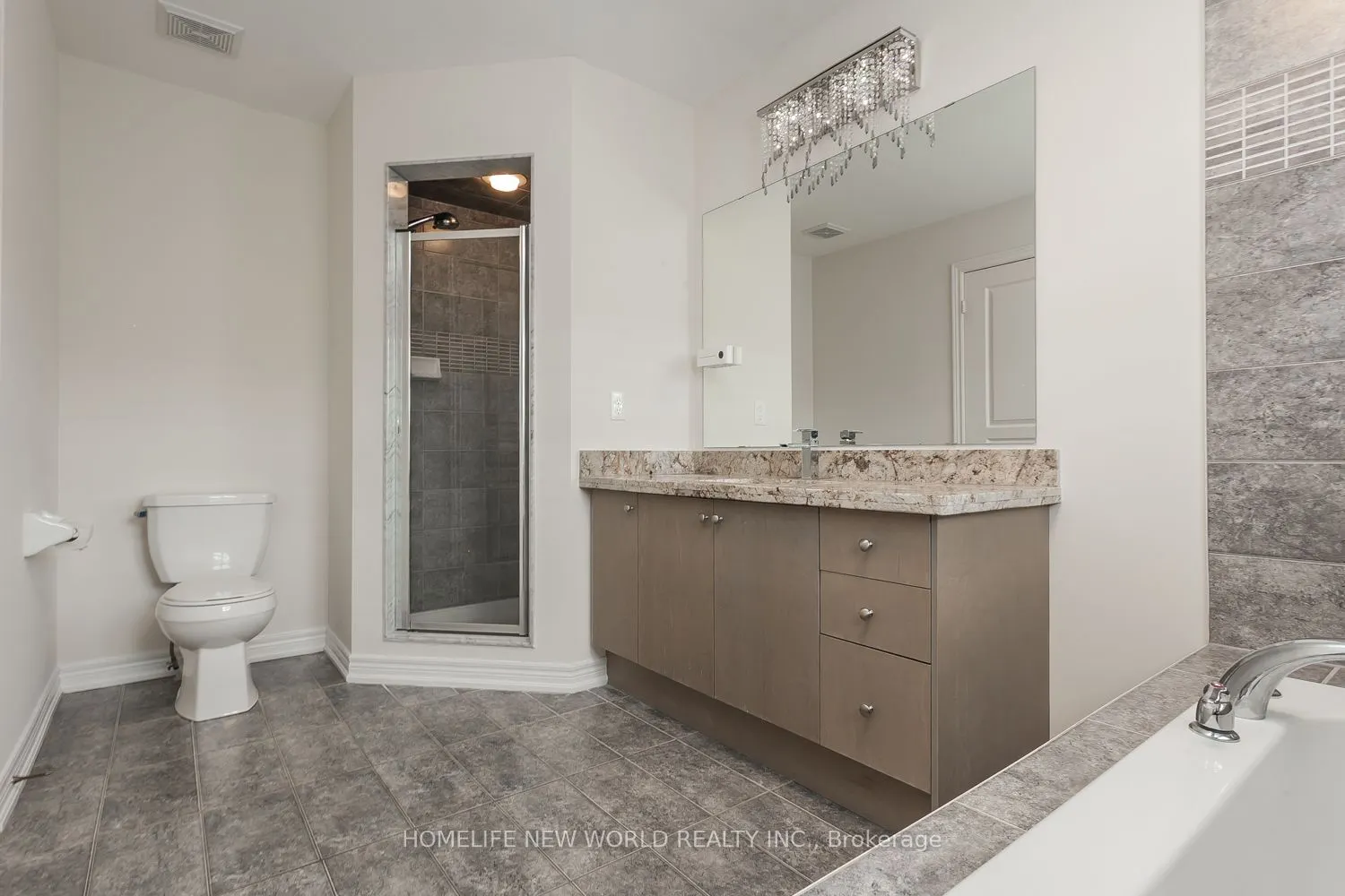 39 Cherna Avenue S