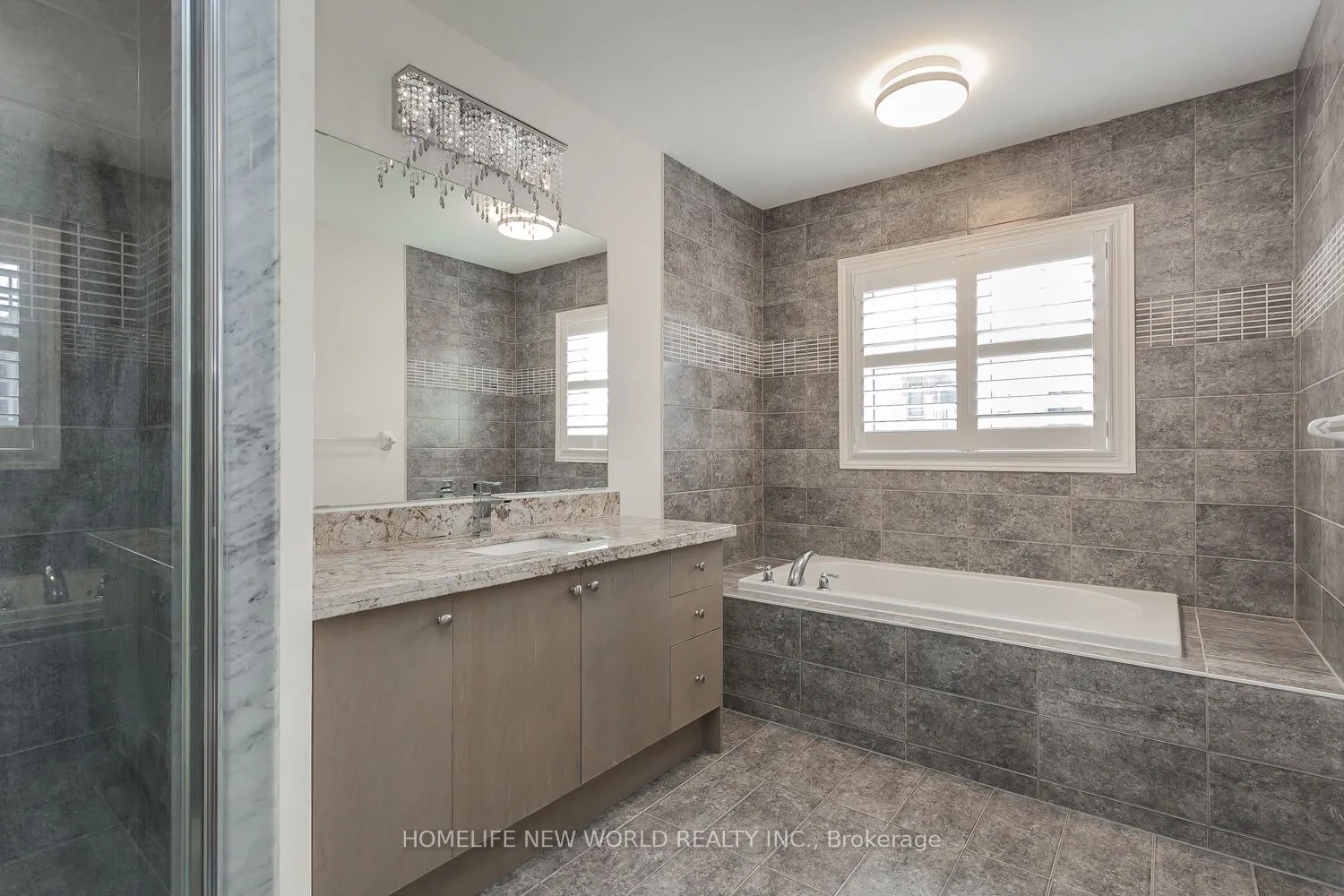 39 Cherna Avenue S