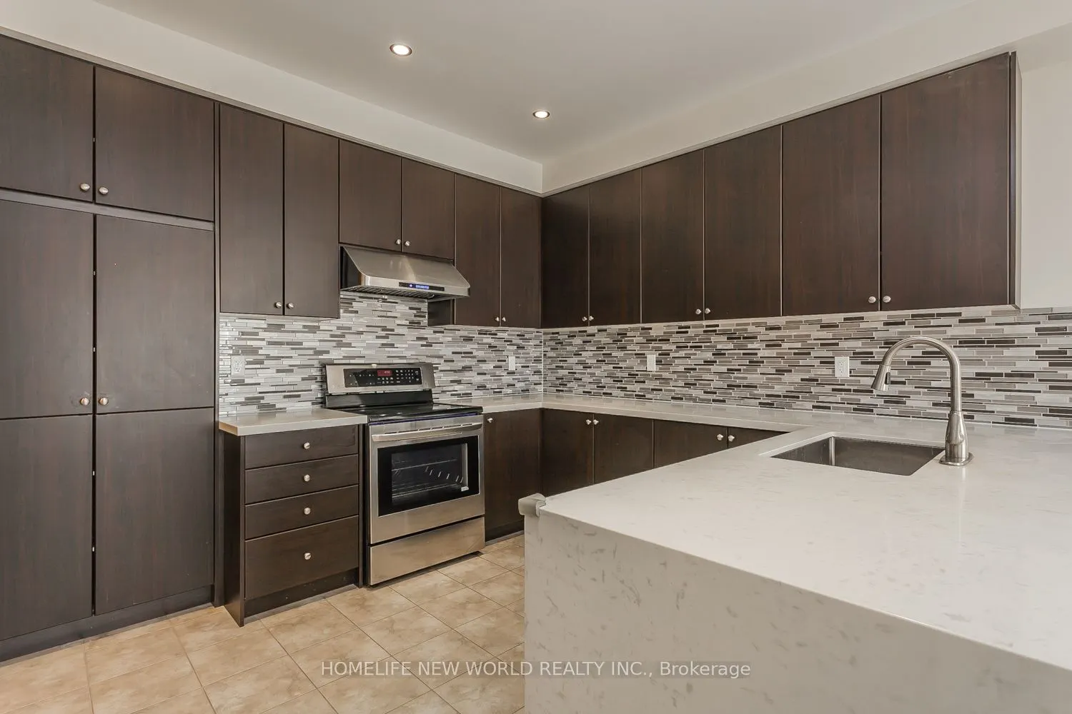 39 Cherna Avenue S