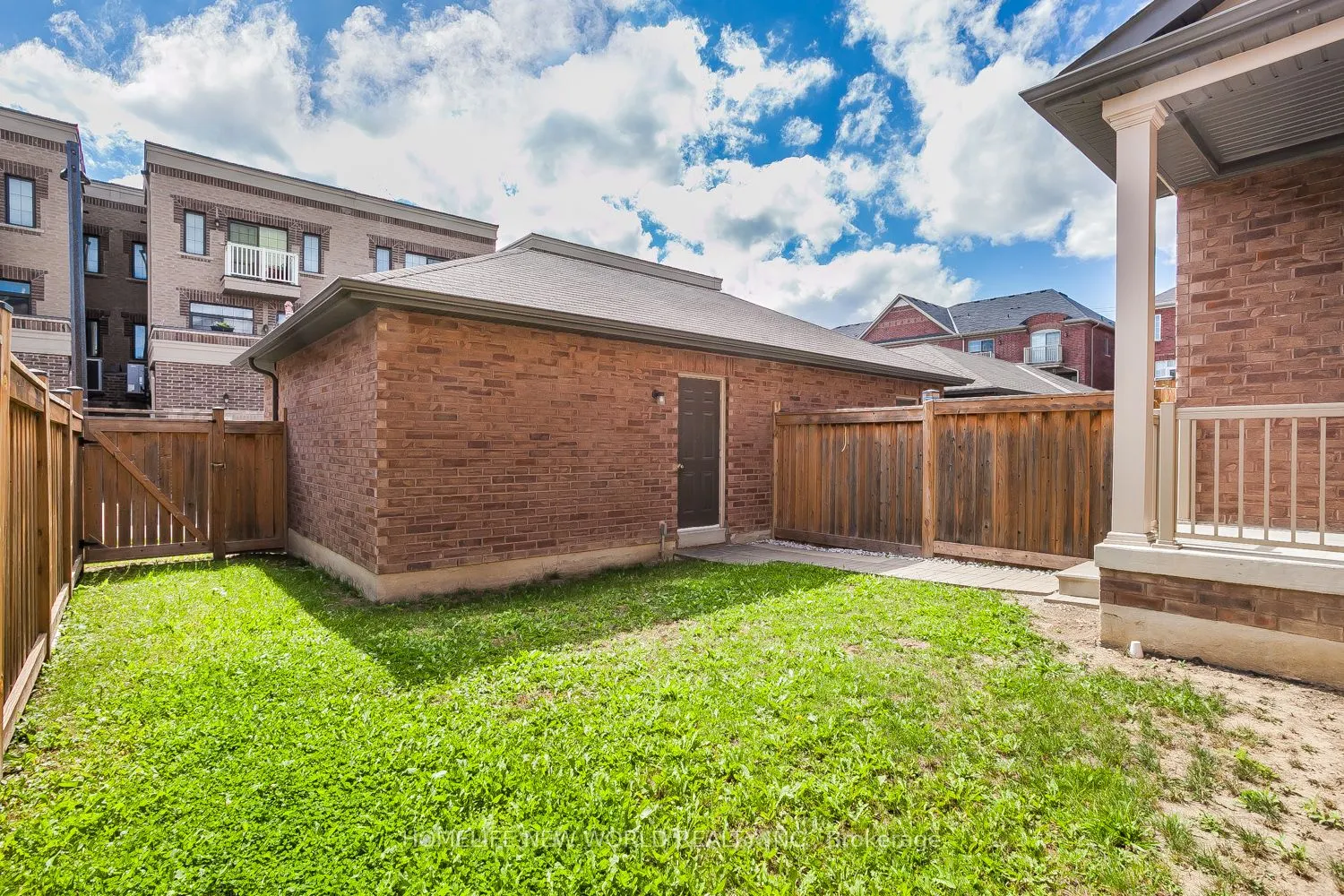 39 Cherna Avenue S