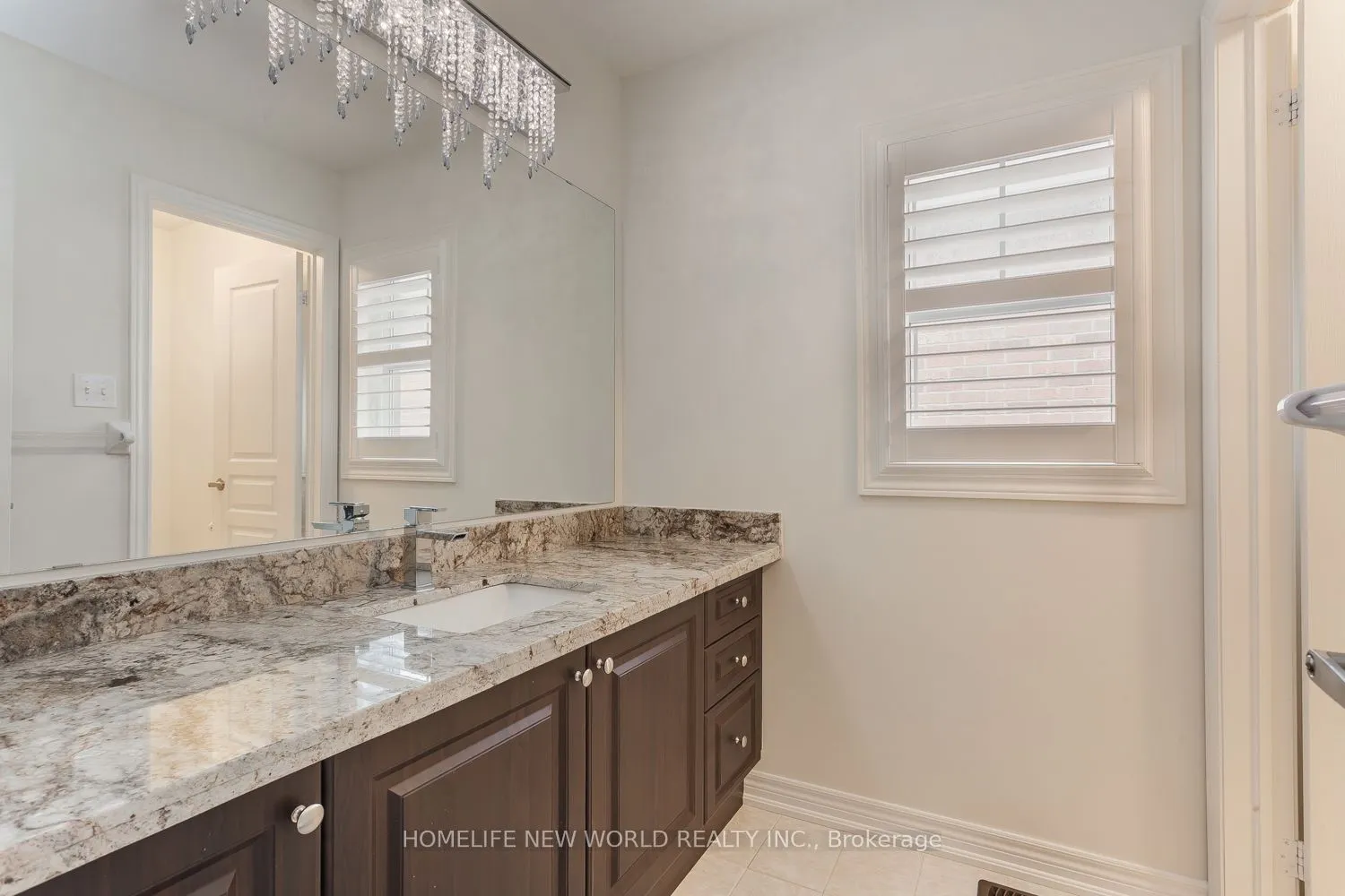 39 Cherna Avenue S