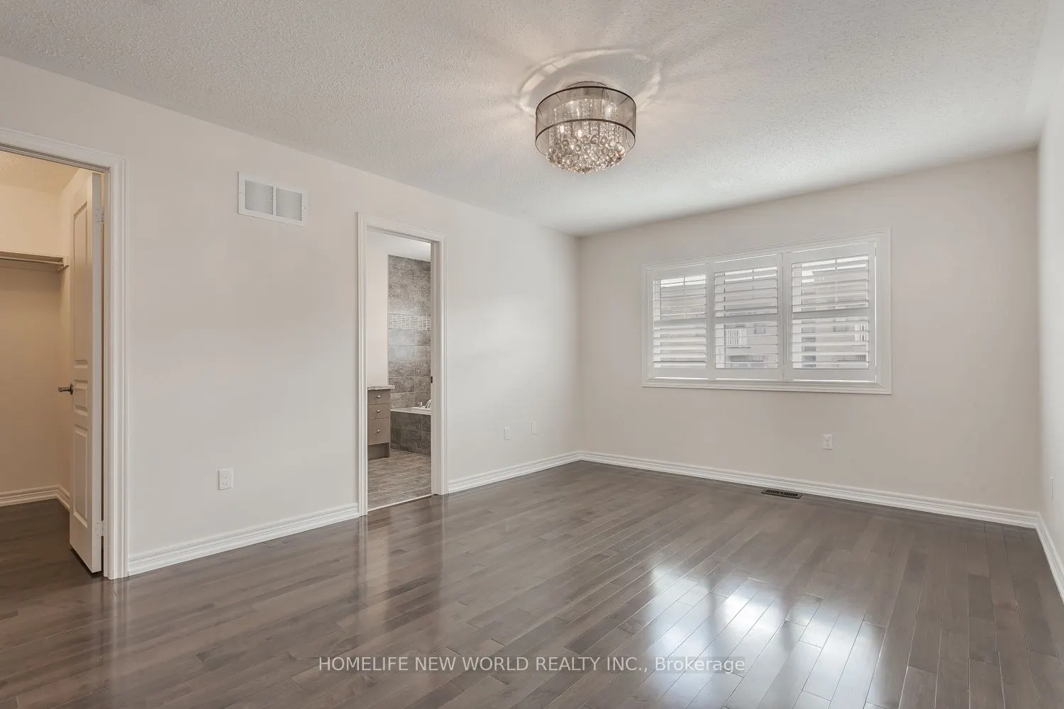 39 Cherna Avenue S