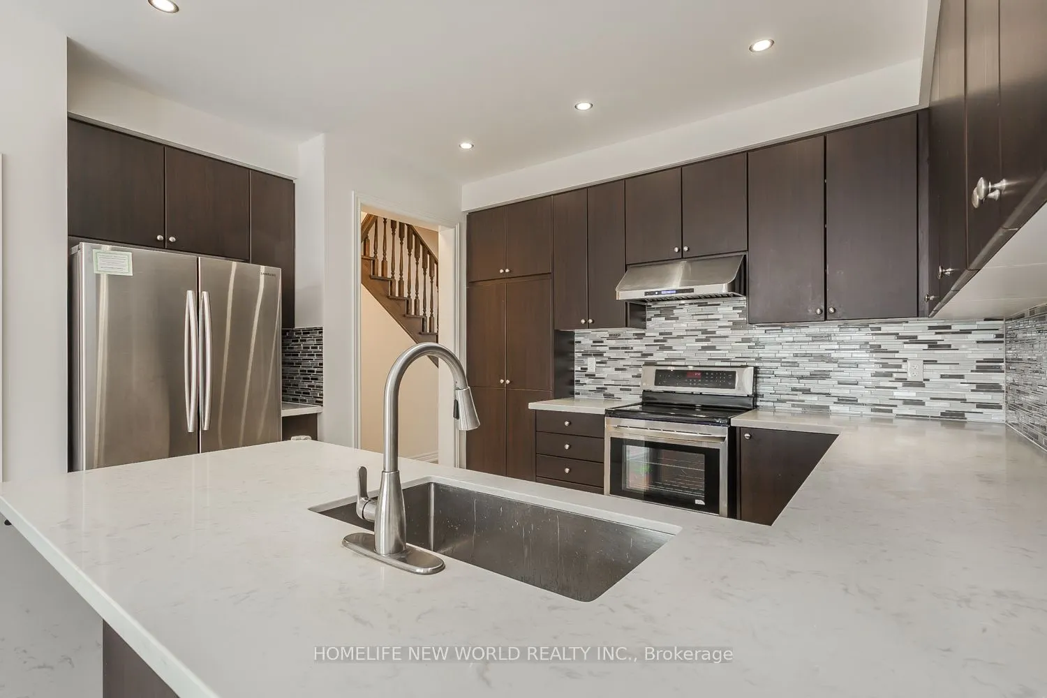39 Cherna Avenue S