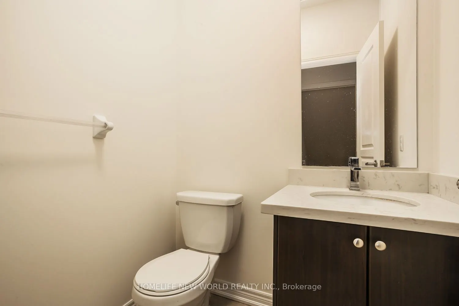 39 Cherna Avenue S