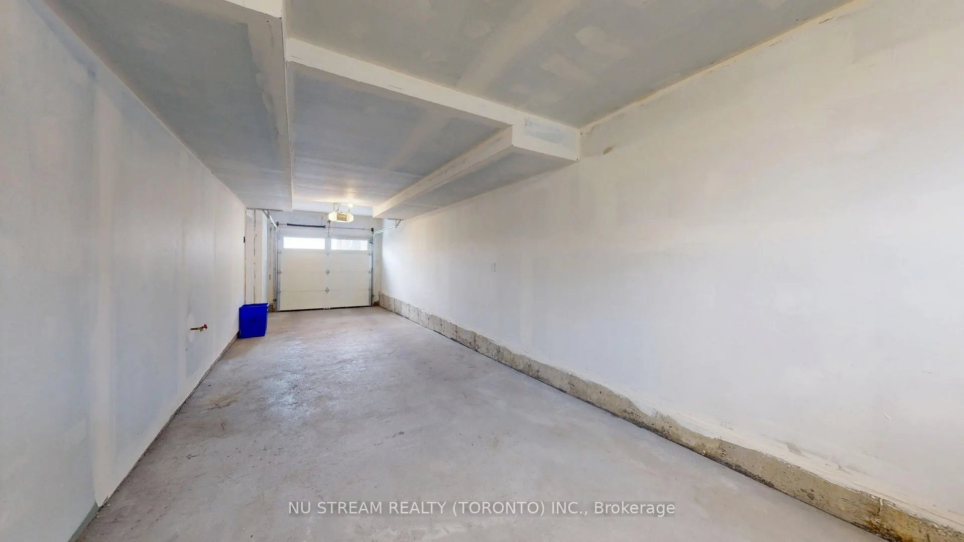 68 Clippers Crescent