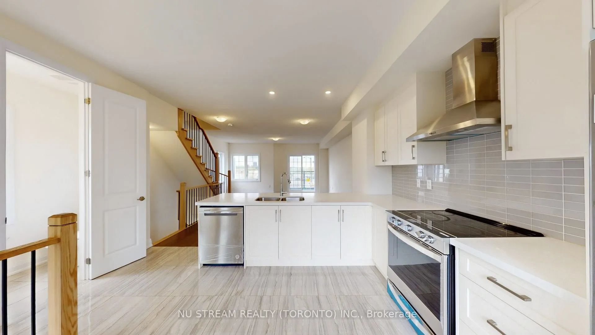 68 Clippers Crescent