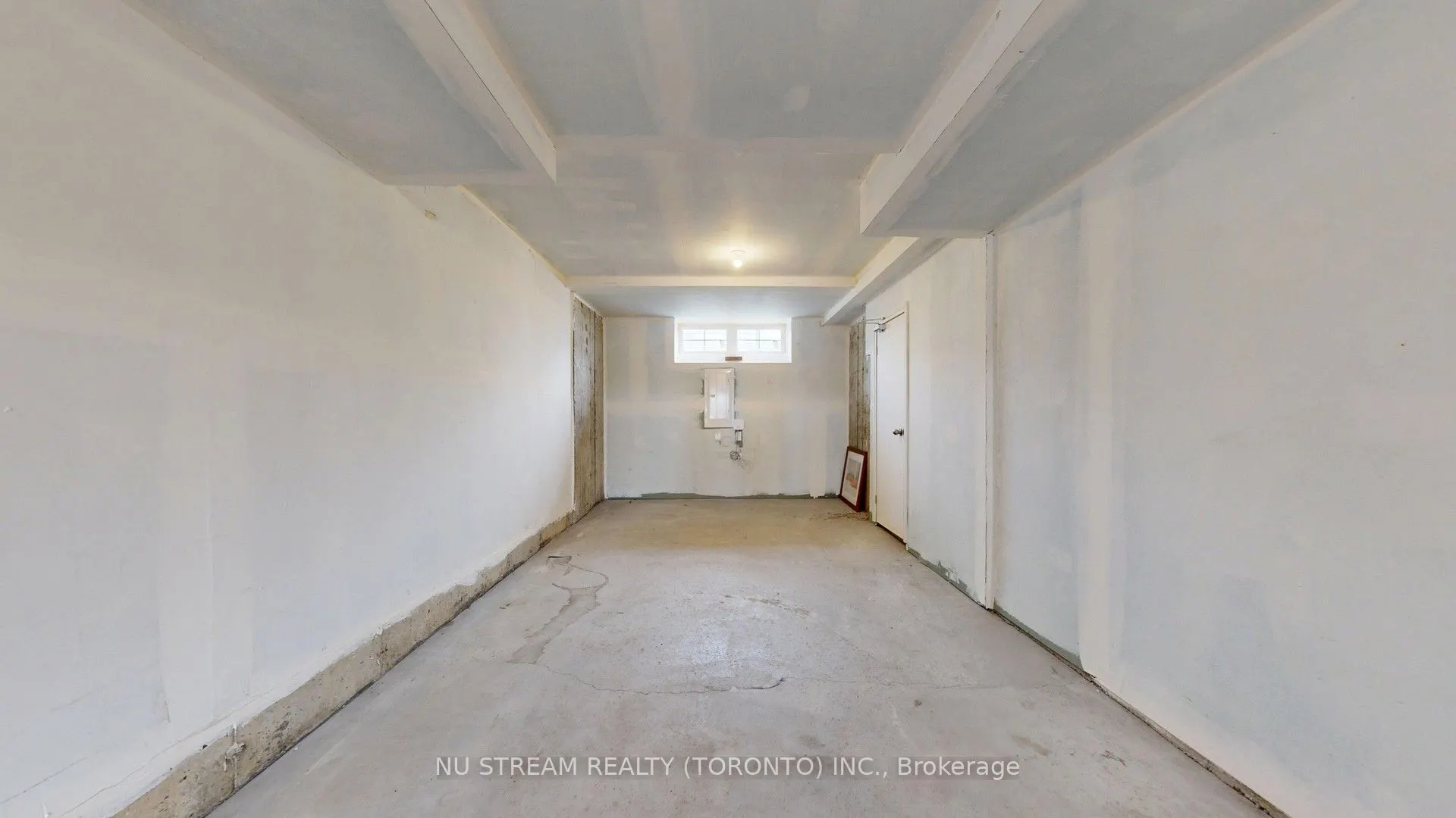 68 Clippers Crescent