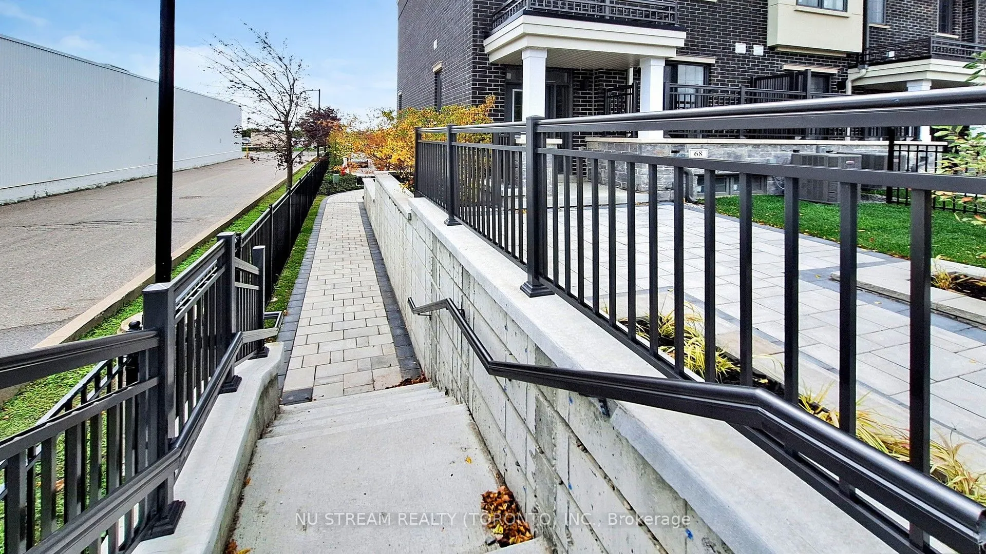 68 Clippers Crescent