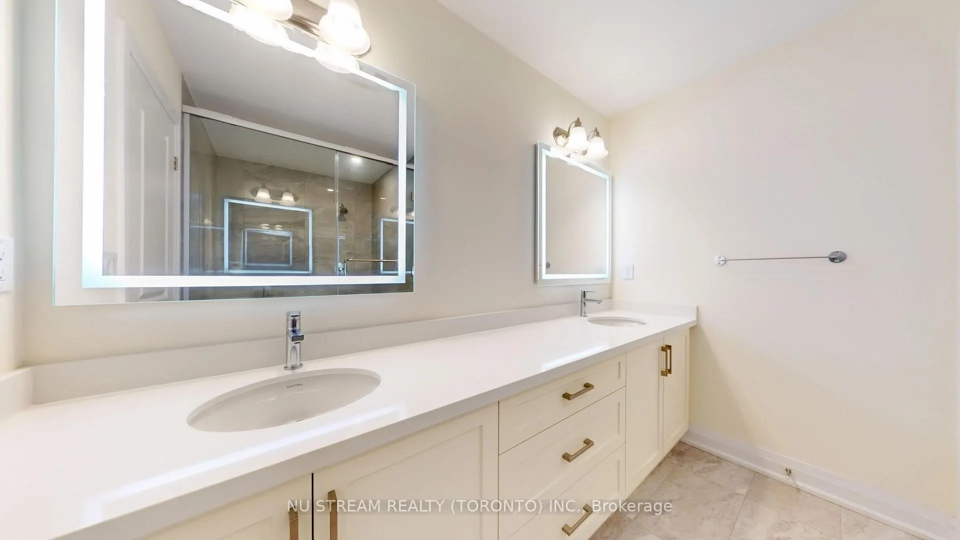 68 Clippers Crescent