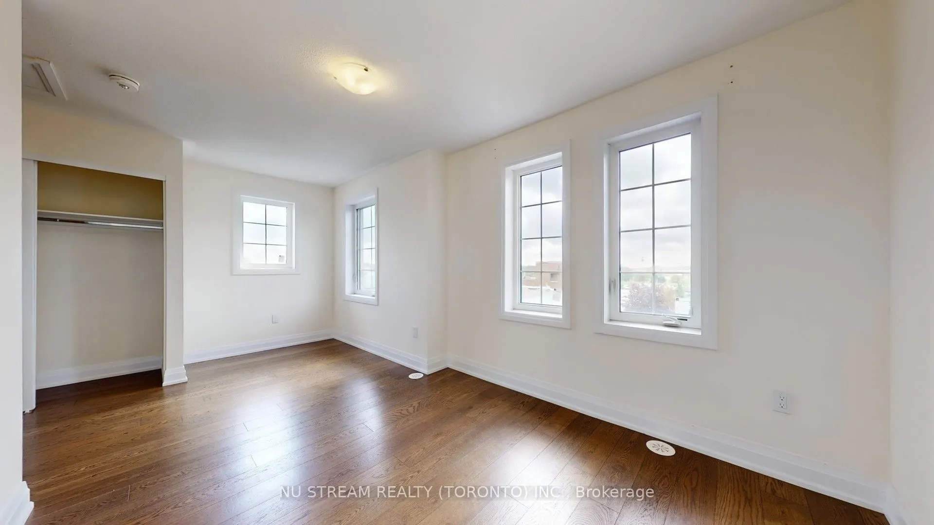 68 Clippers Crescent