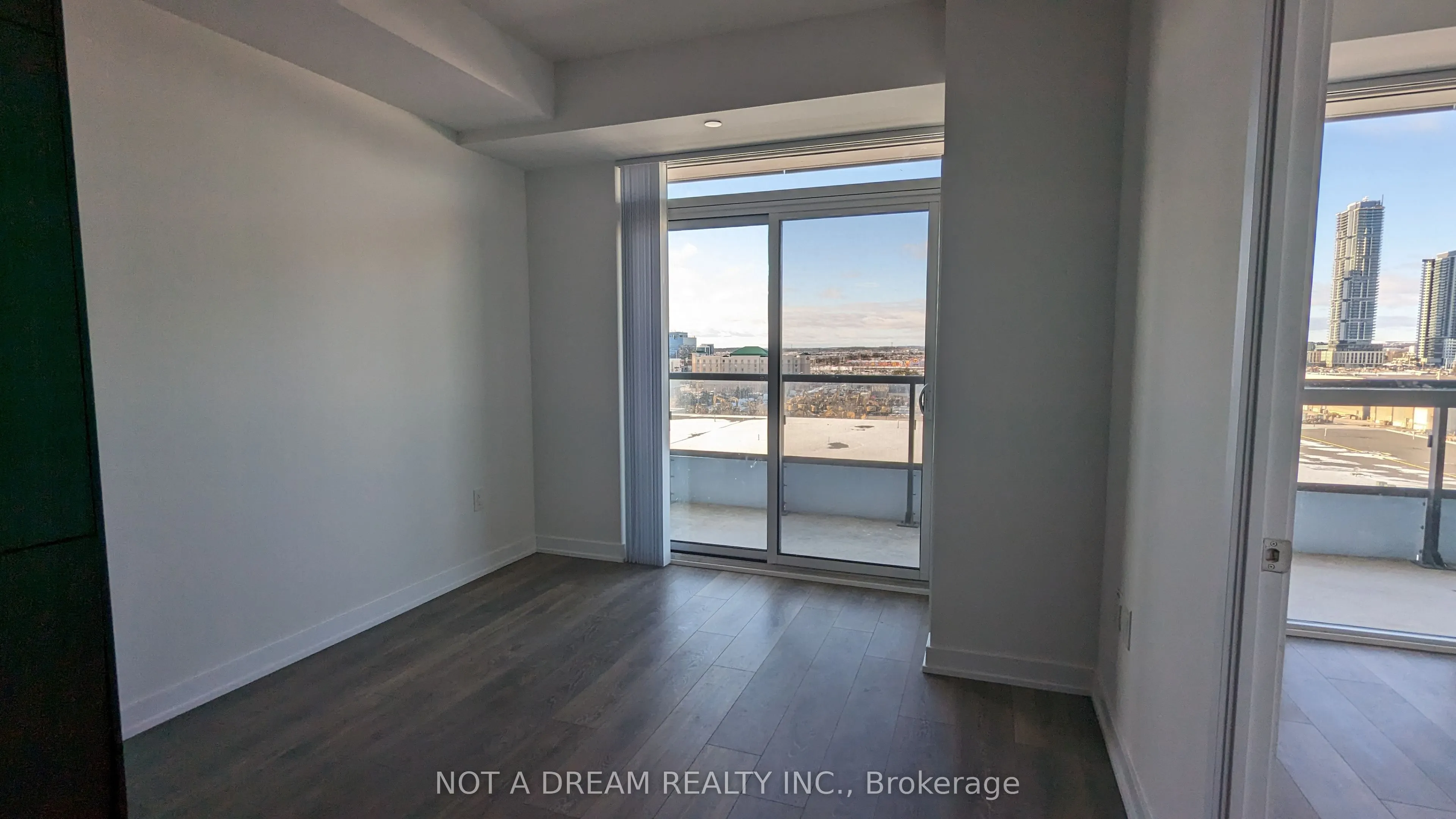 38 Honeycrisp Crescent, #820