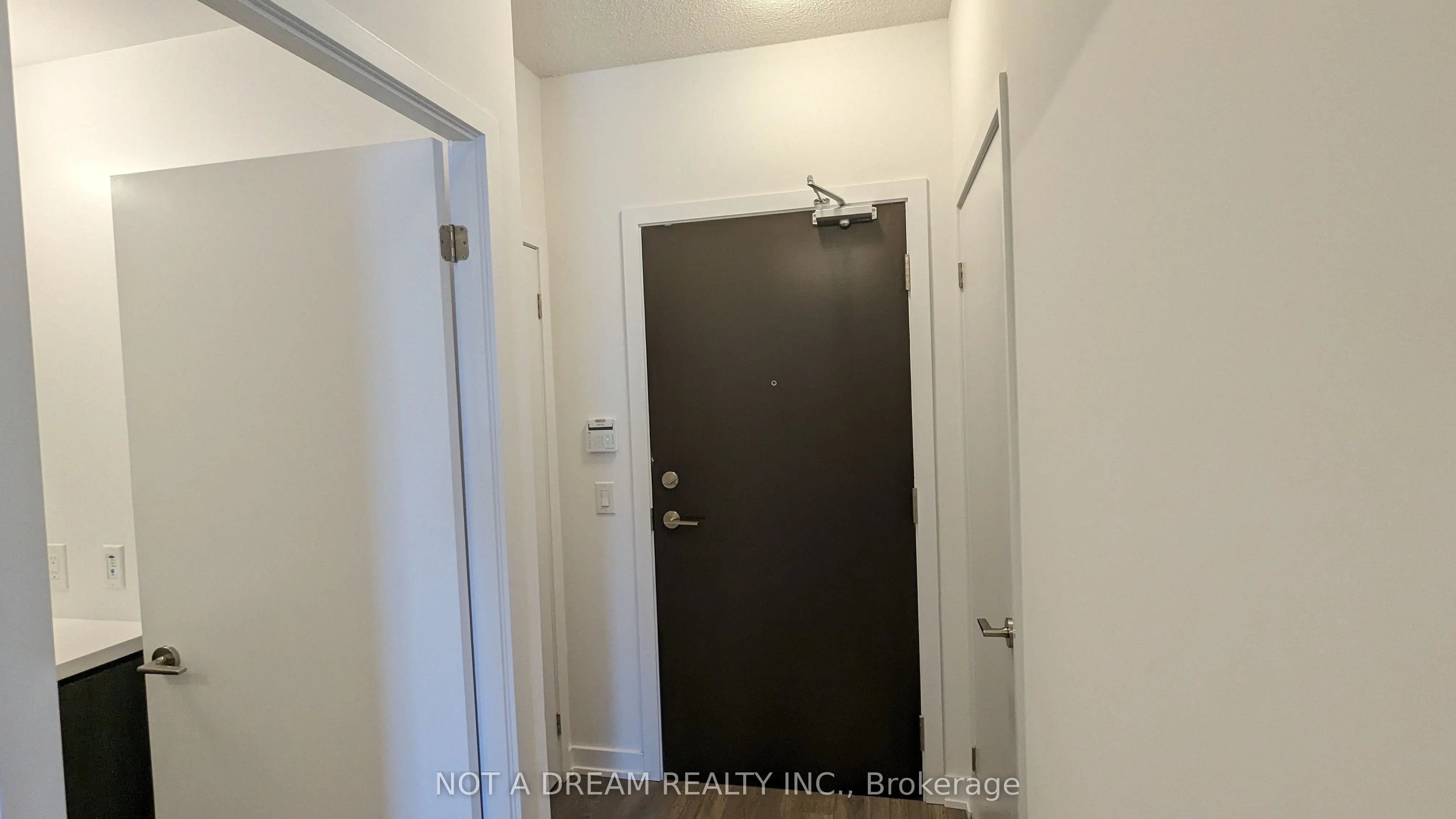 38 Honeycrisp Crescent, #820