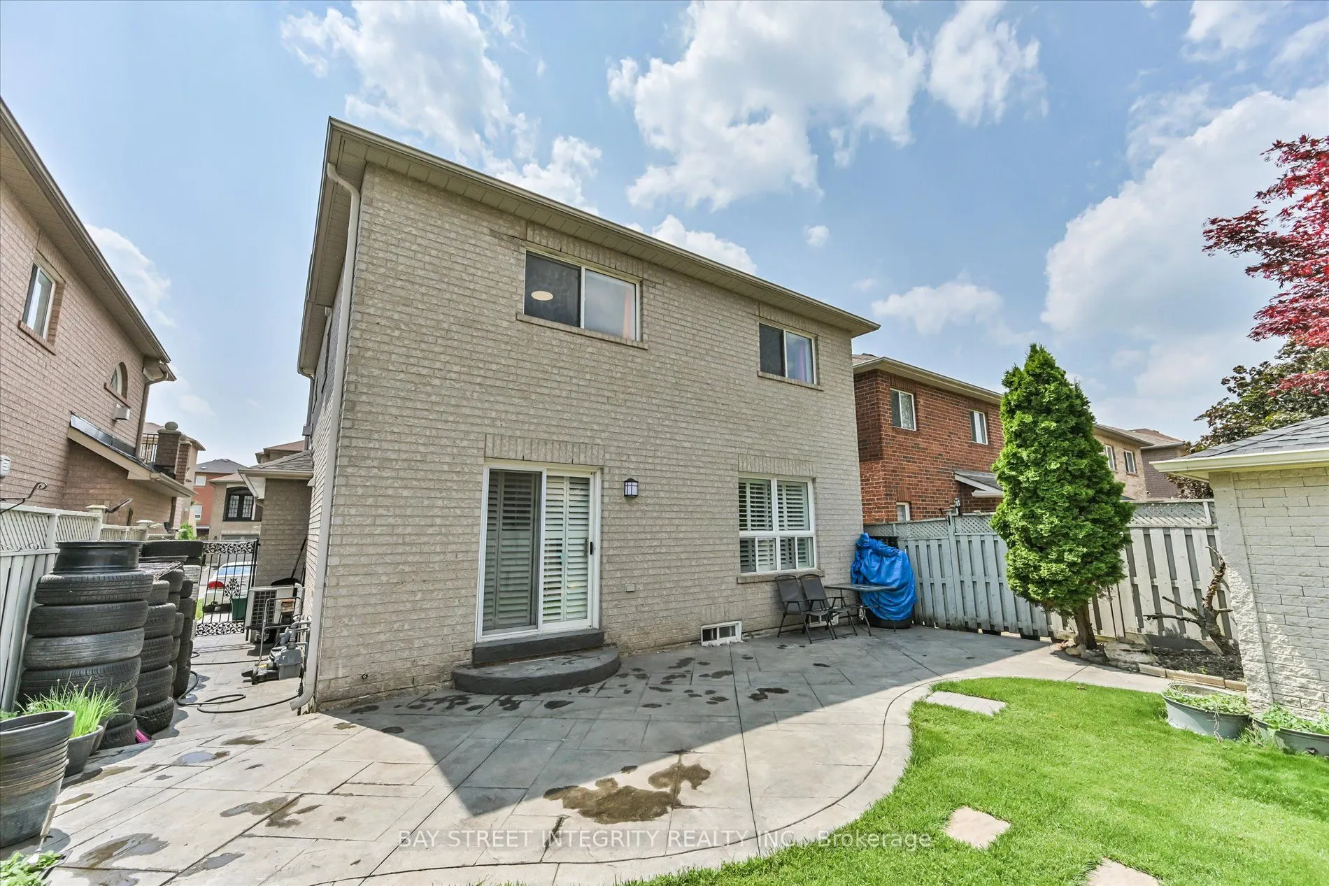 32 Sail Crescent