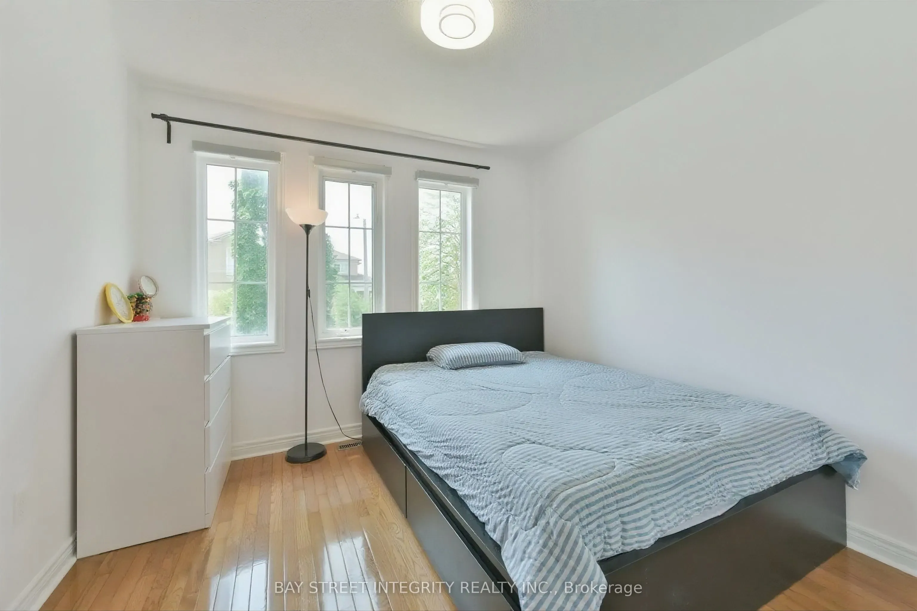 32 Sail Crescent