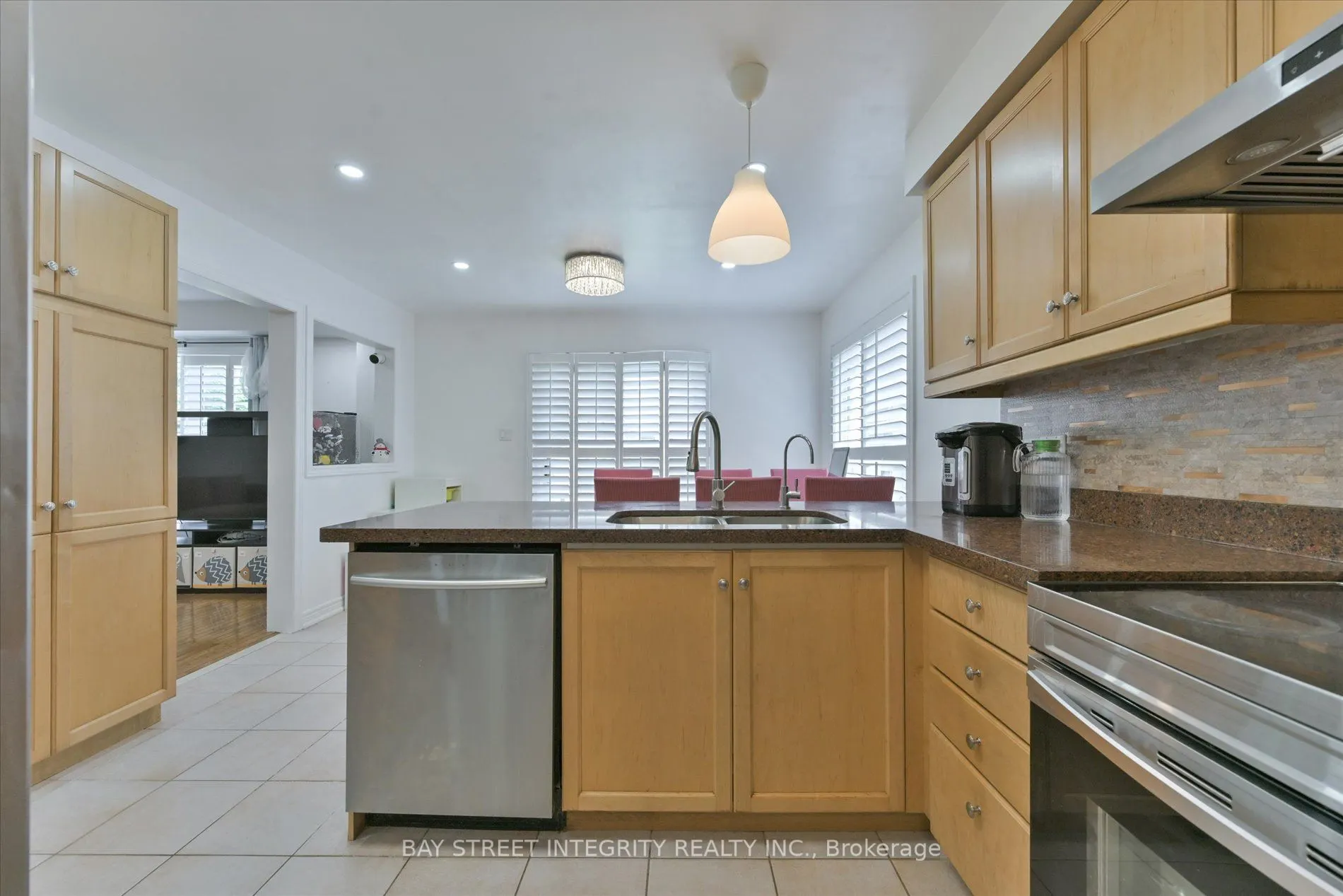 32 Sail Crescent