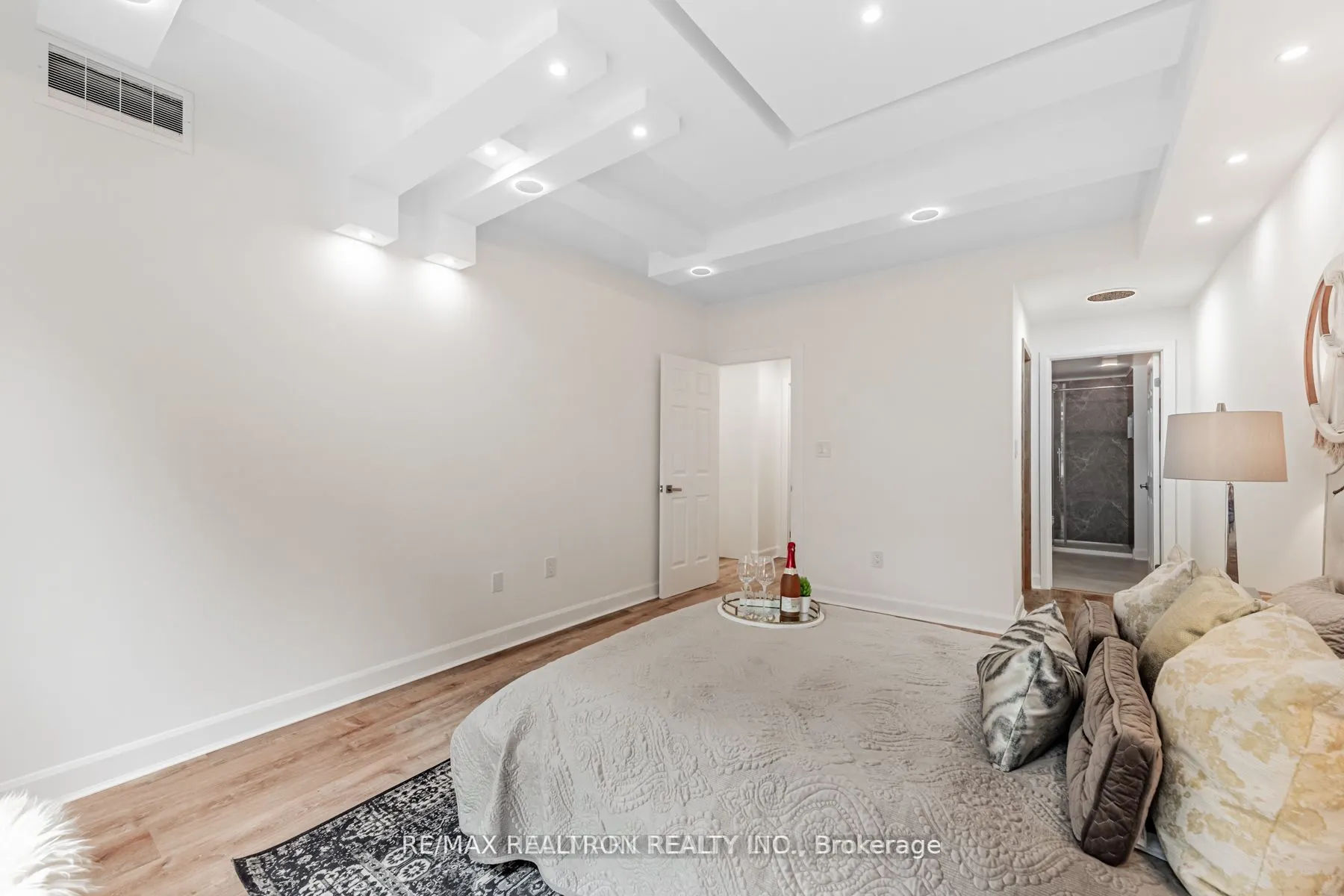 333 Clark Avenue W, #321