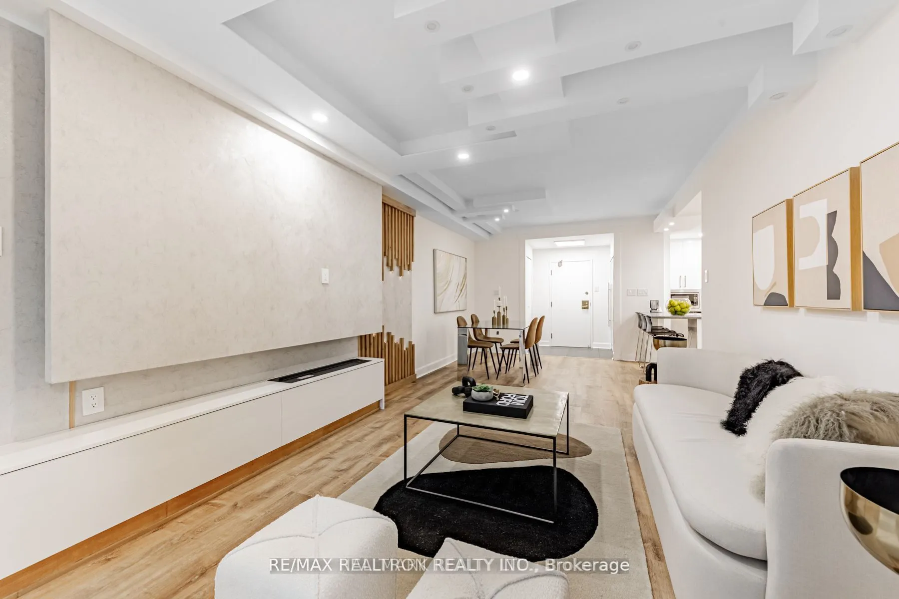 333 Clark Avenue W, #321