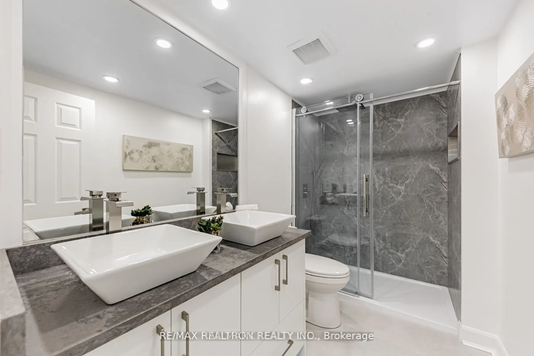 333 Clark Avenue W, #321