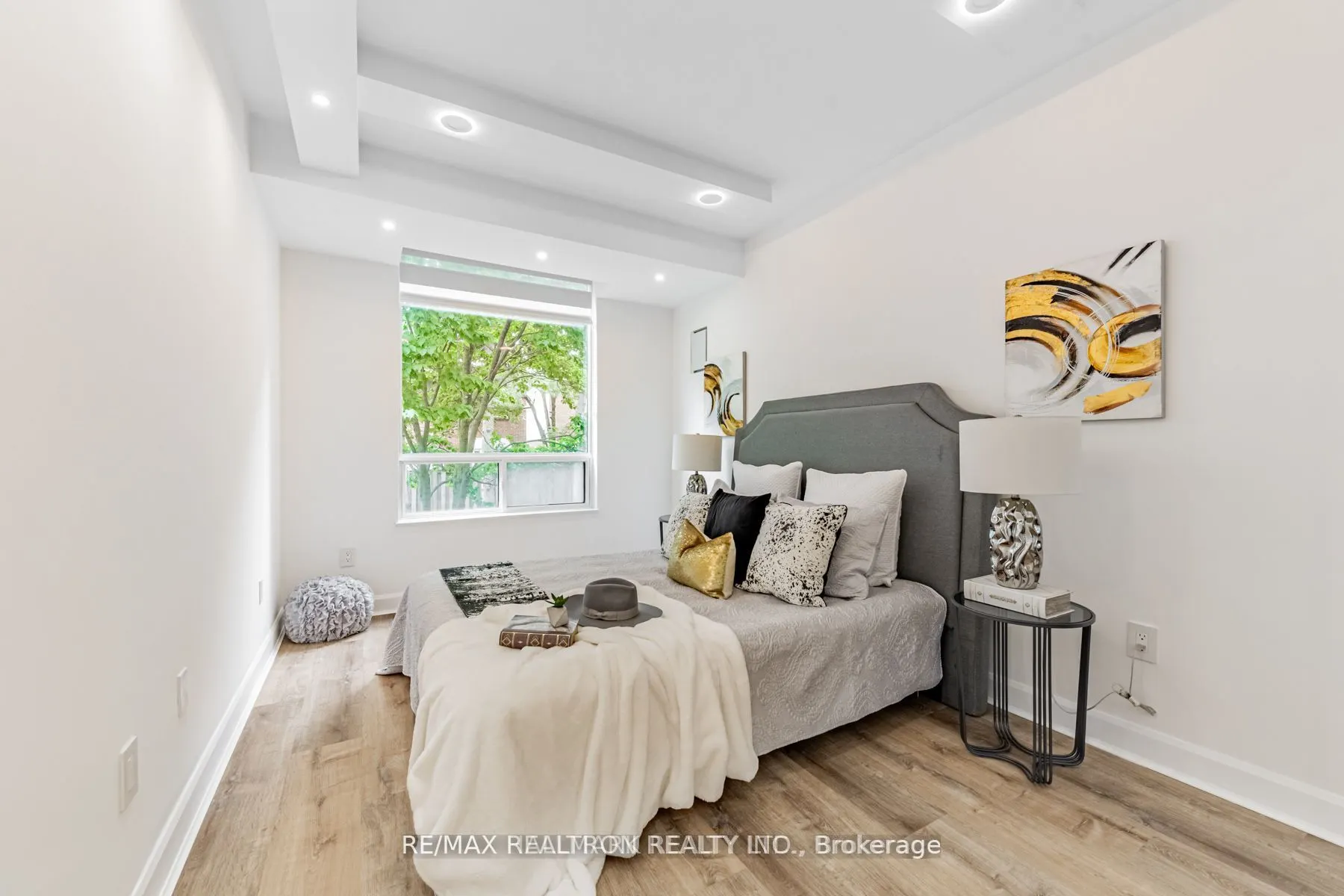 333 Clark Avenue W, #321
