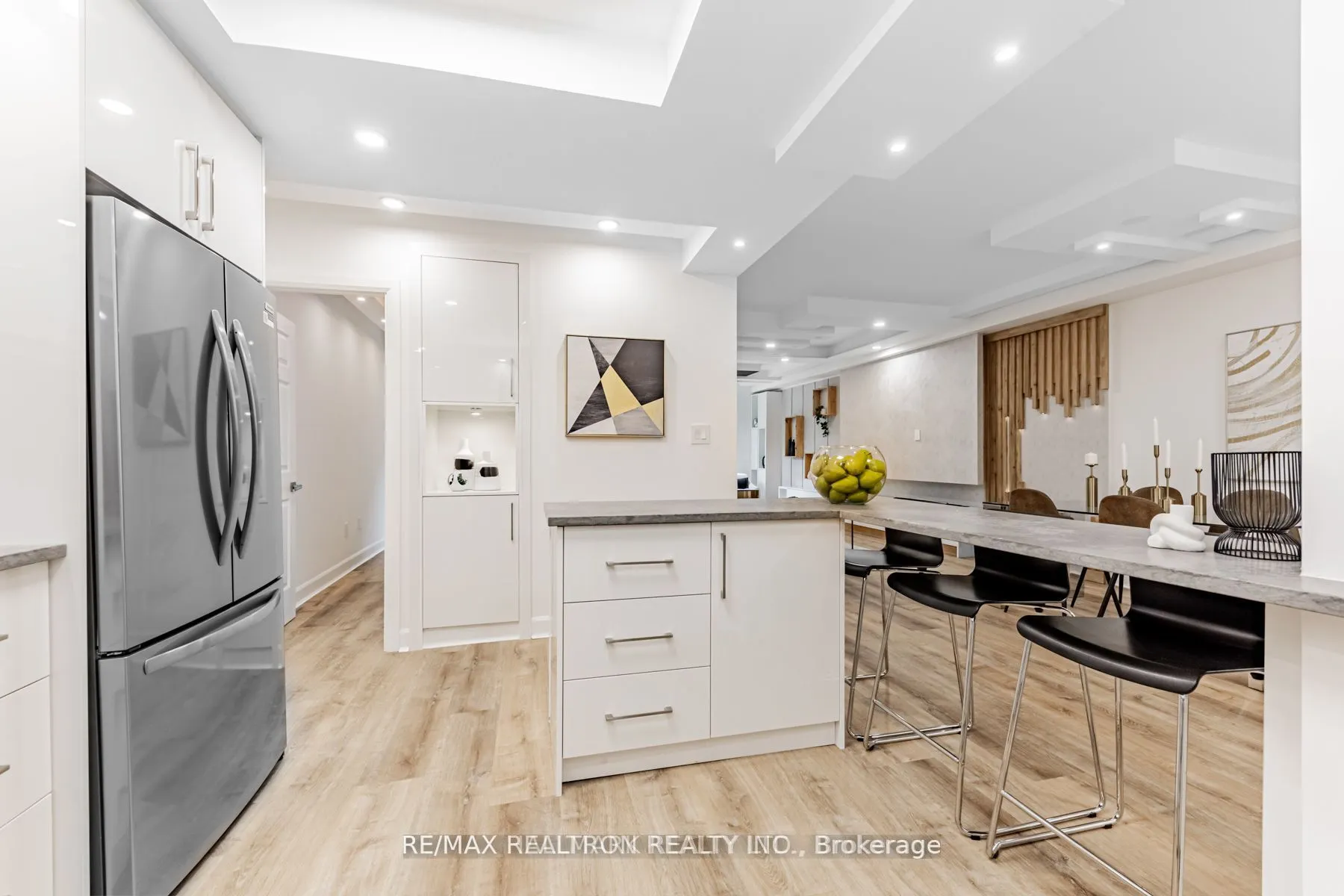 333 Clark Avenue W, #321