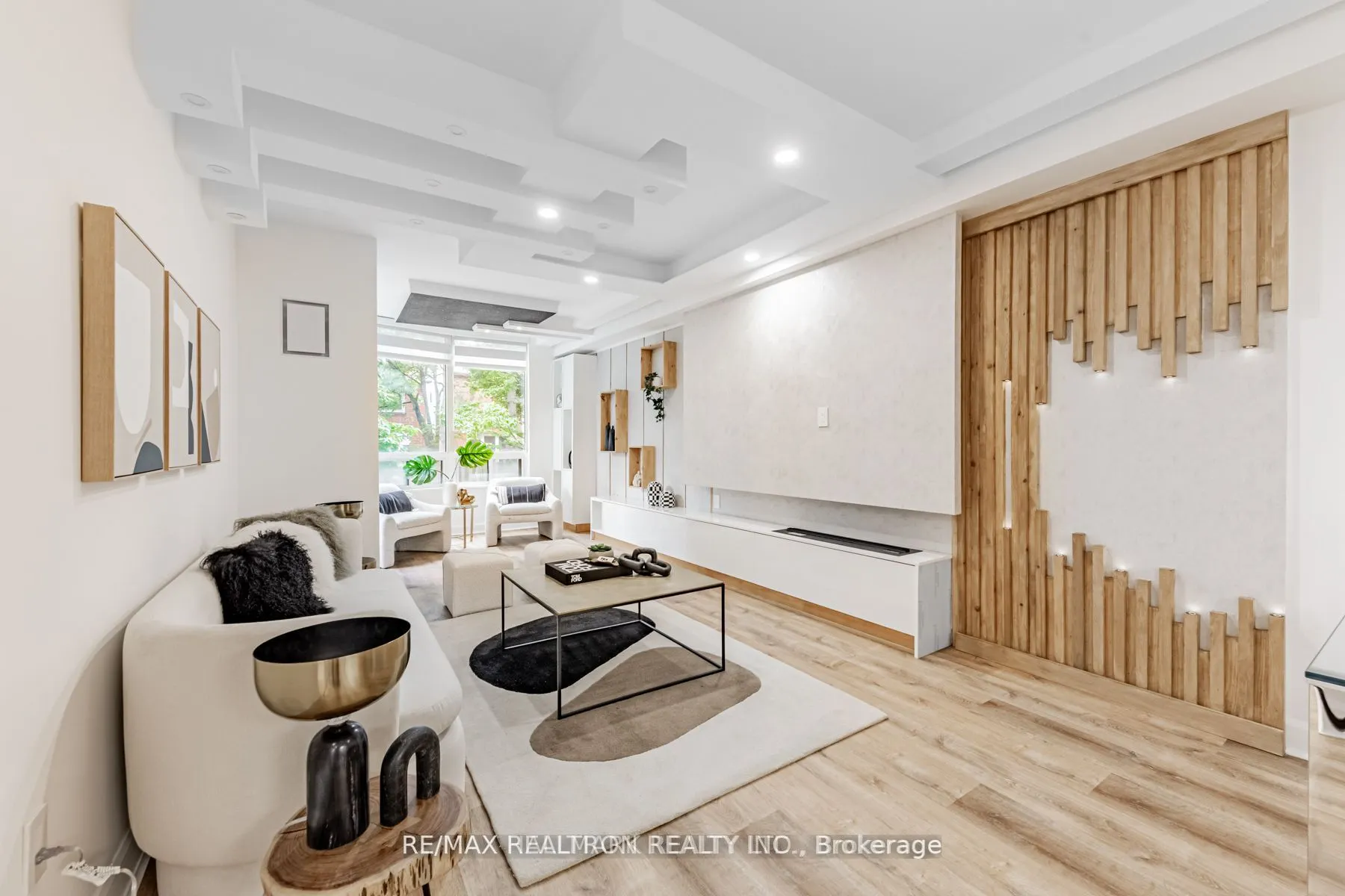 333 Clark Avenue W, #321