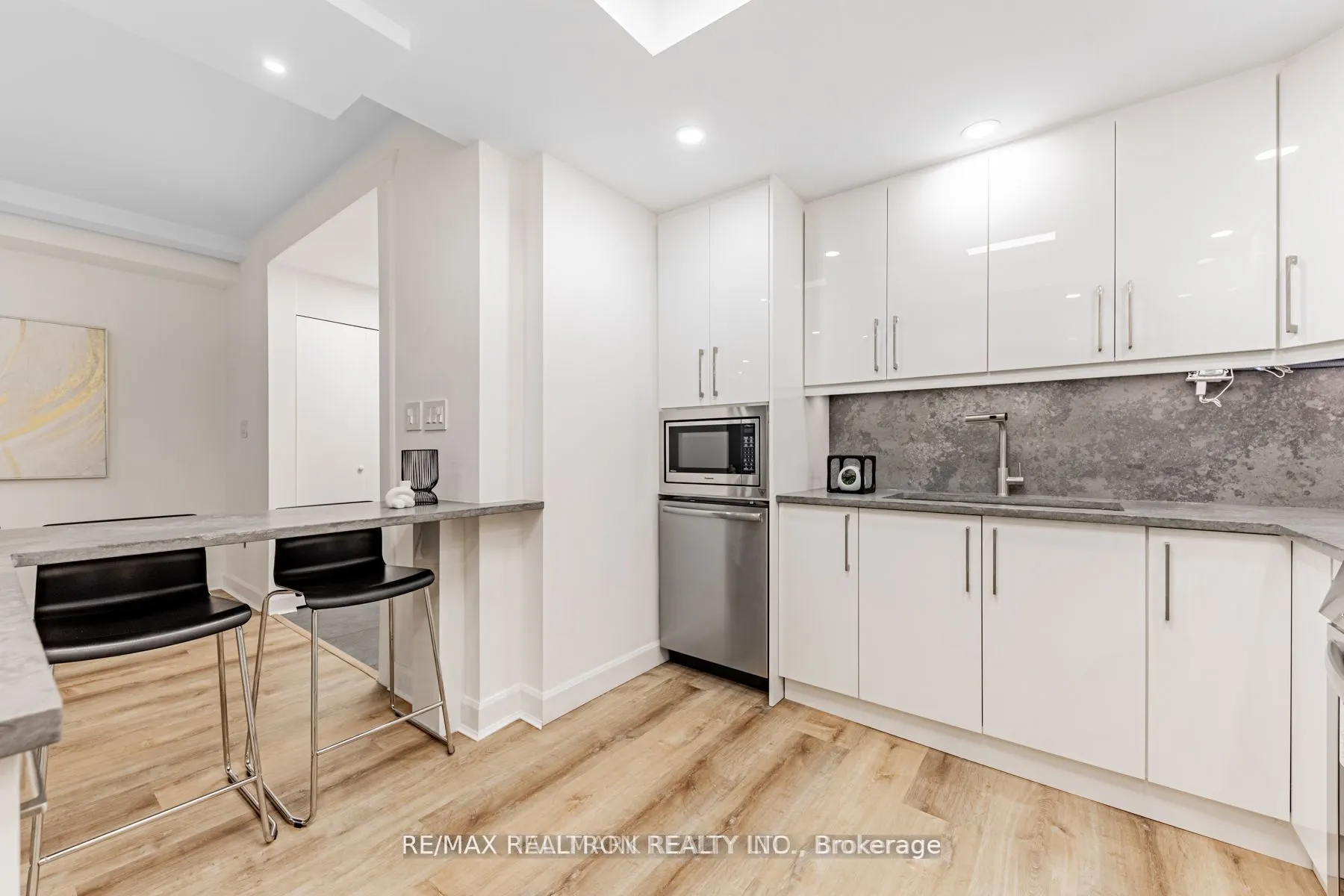 333 Clark Avenue W, #321