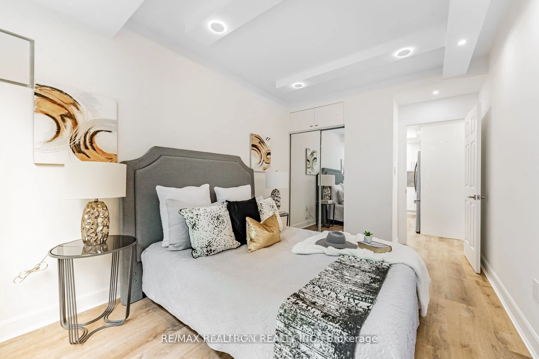 333 Clark Avenue W, #321