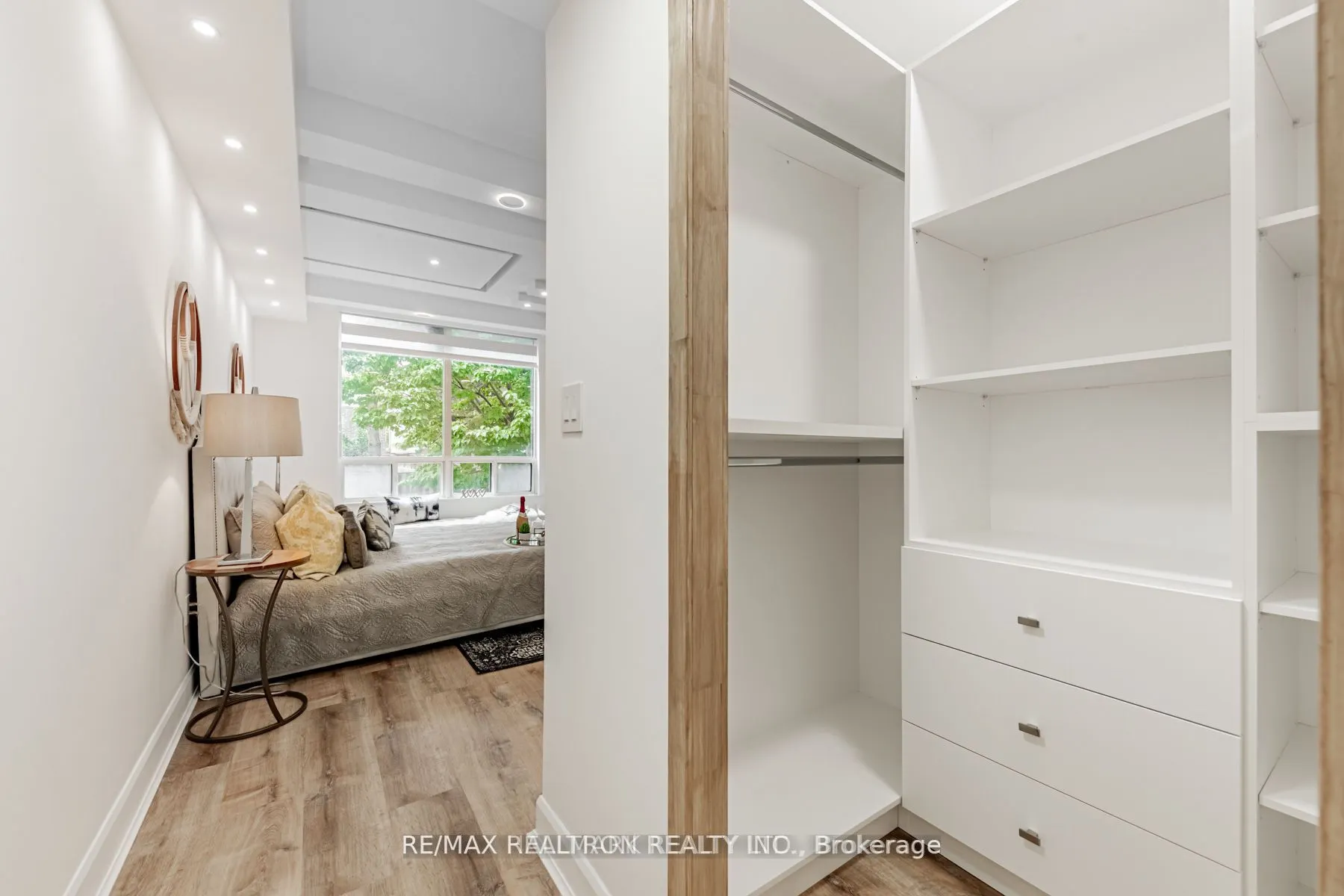 333 Clark Avenue W, #321