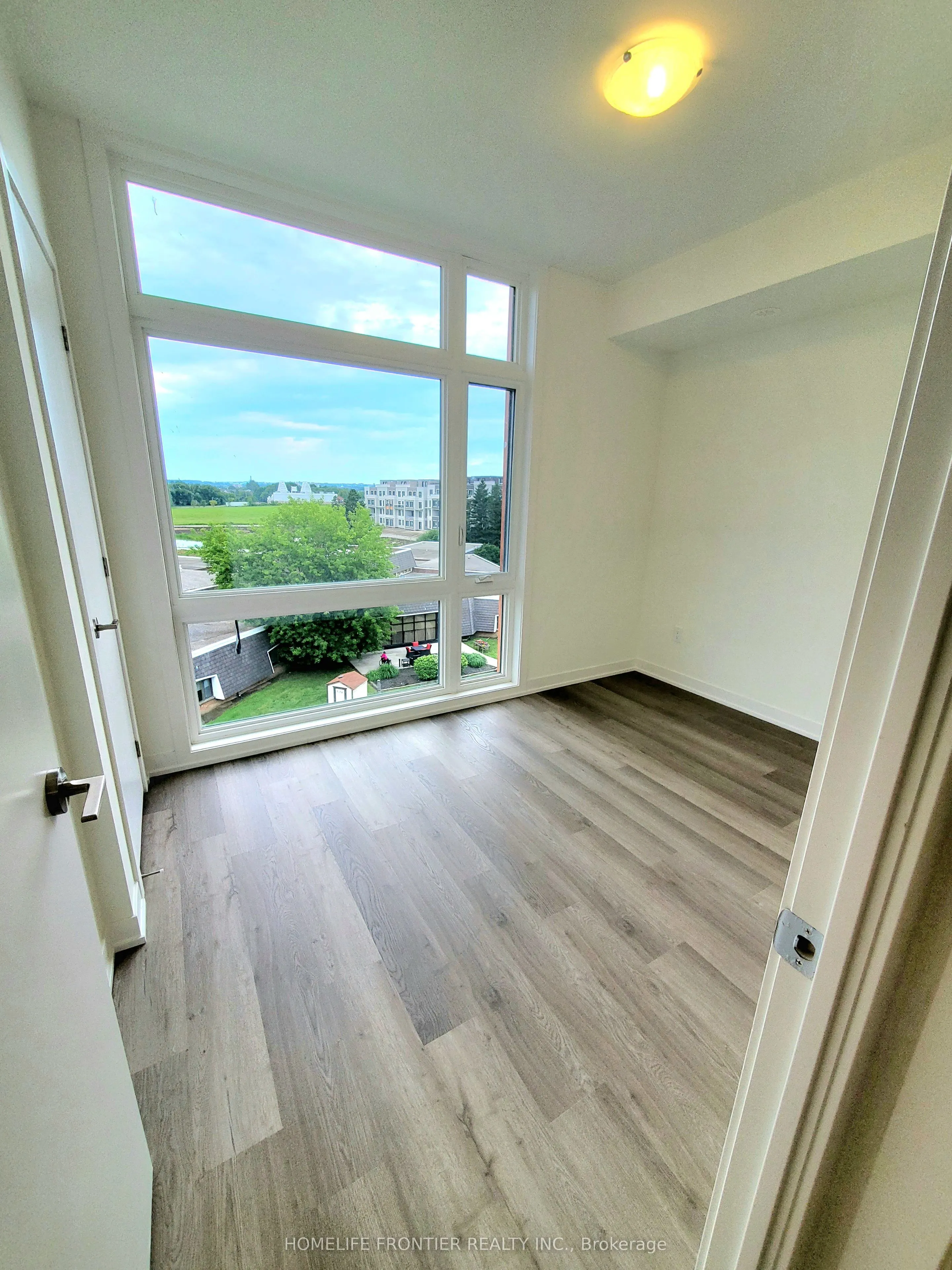 8 Steckley House Lane, #219