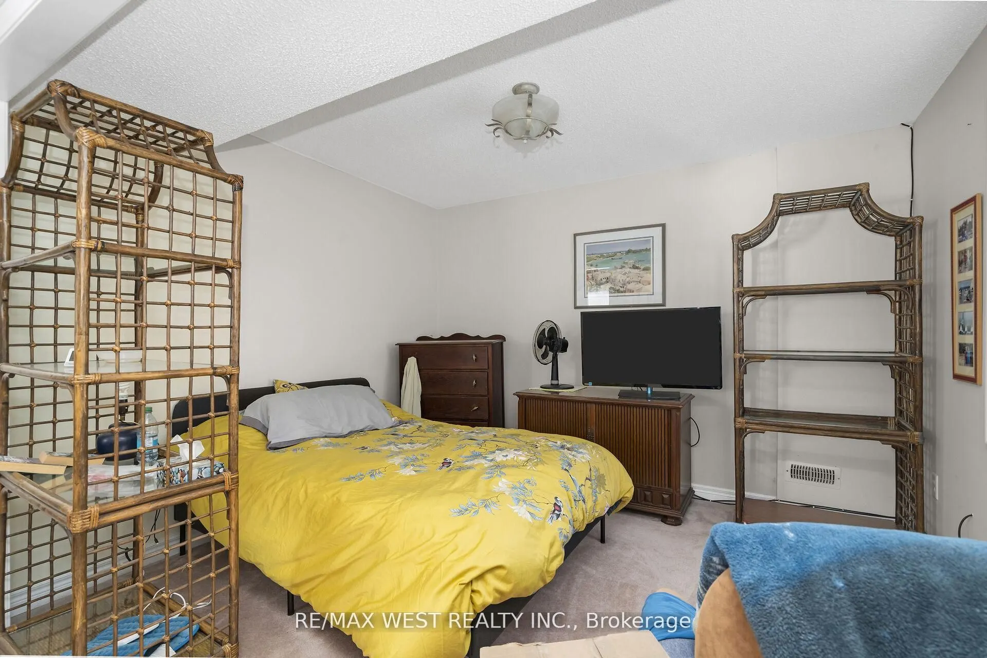 362 Avro Road