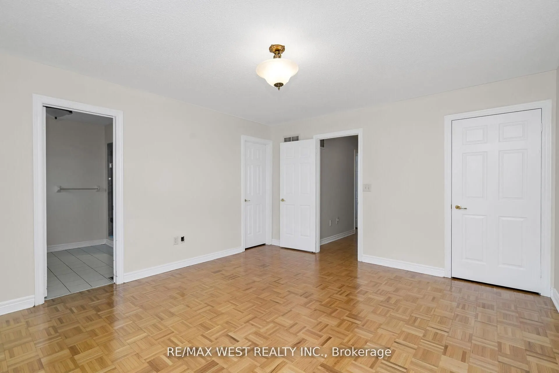 362 Avro Road