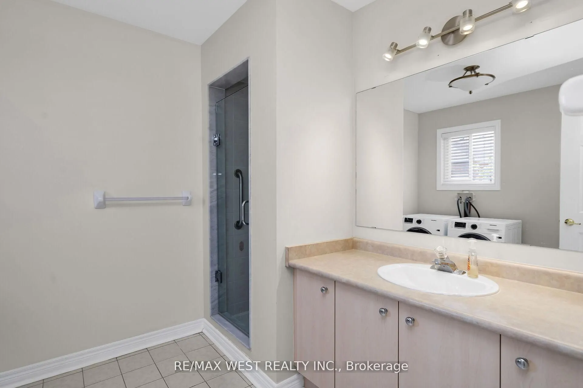 362 Avro Road
