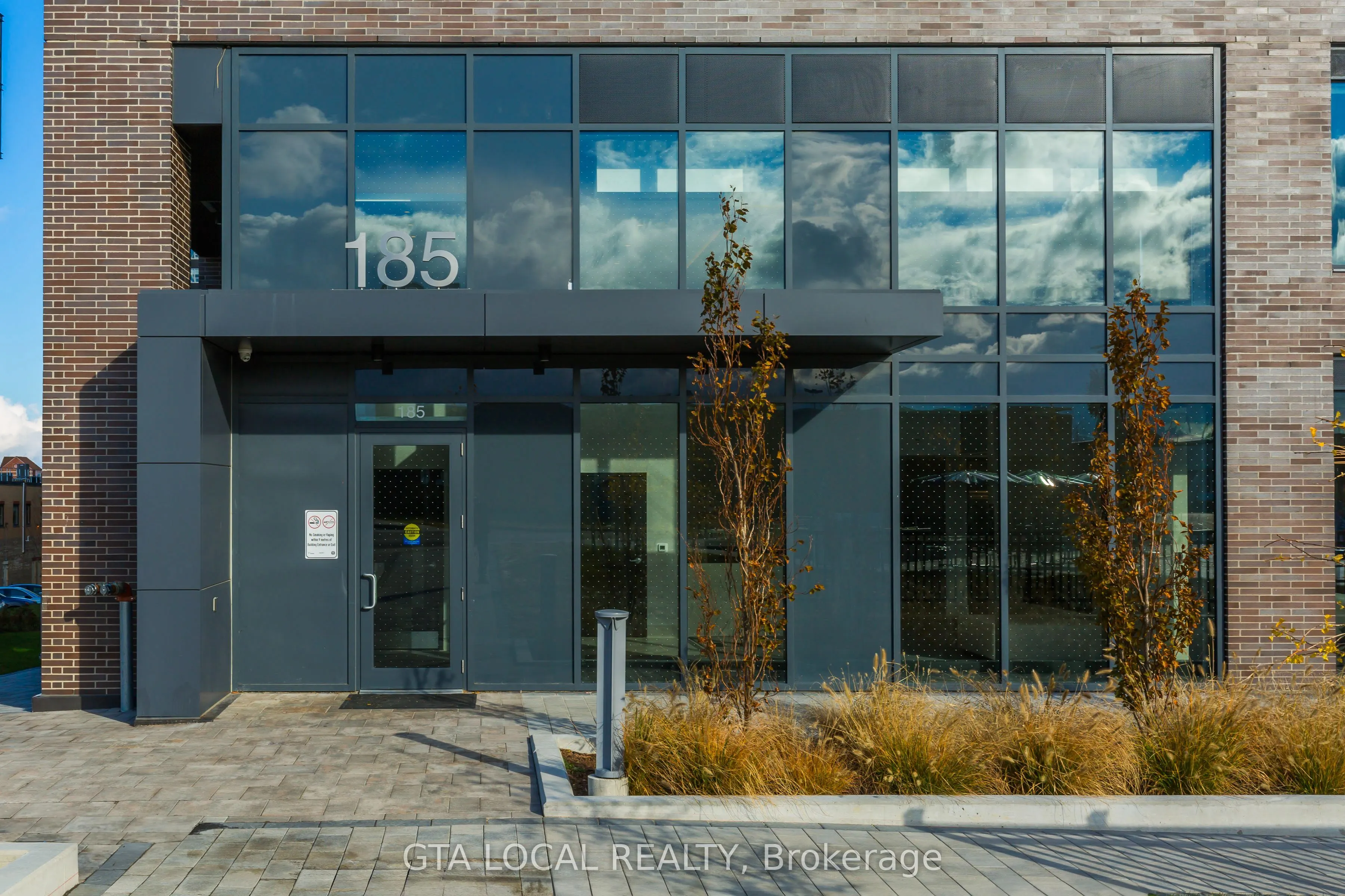 185 Deerfield Road, #904