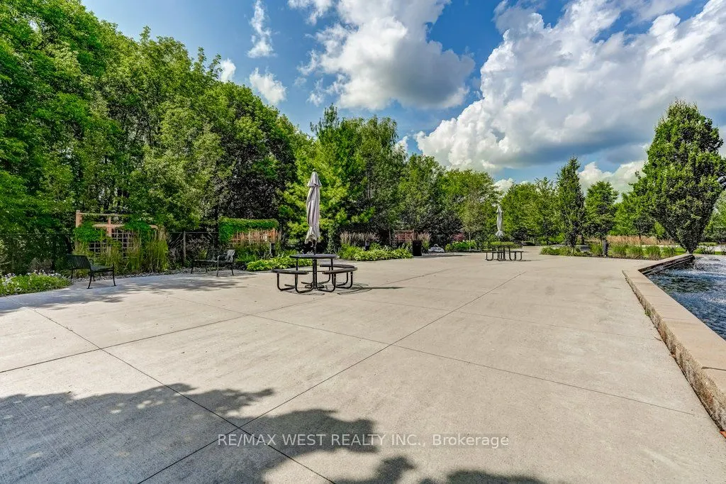 35 Baker Hill Boulevard, #404