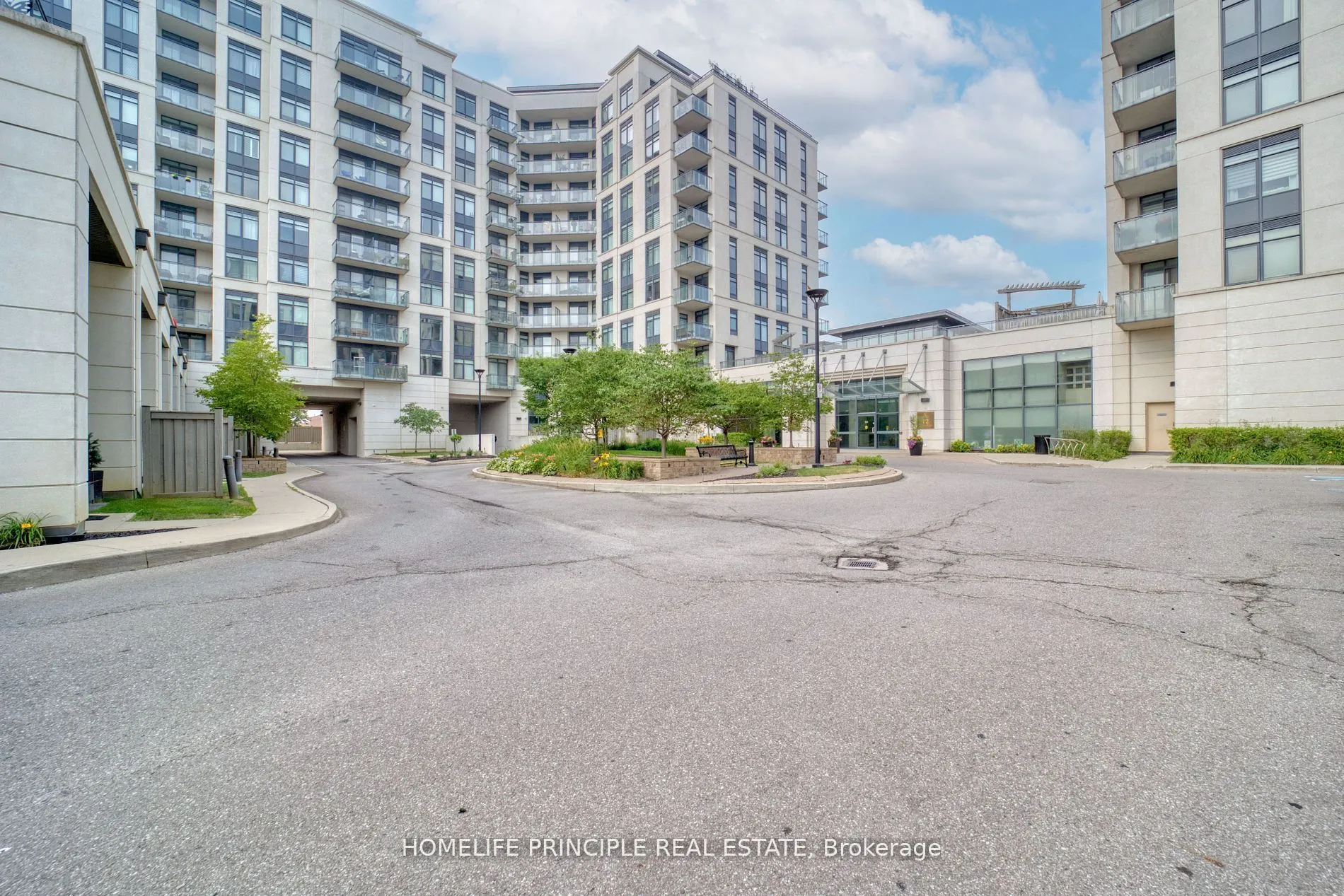 12 Woodstream Boulevard, #712