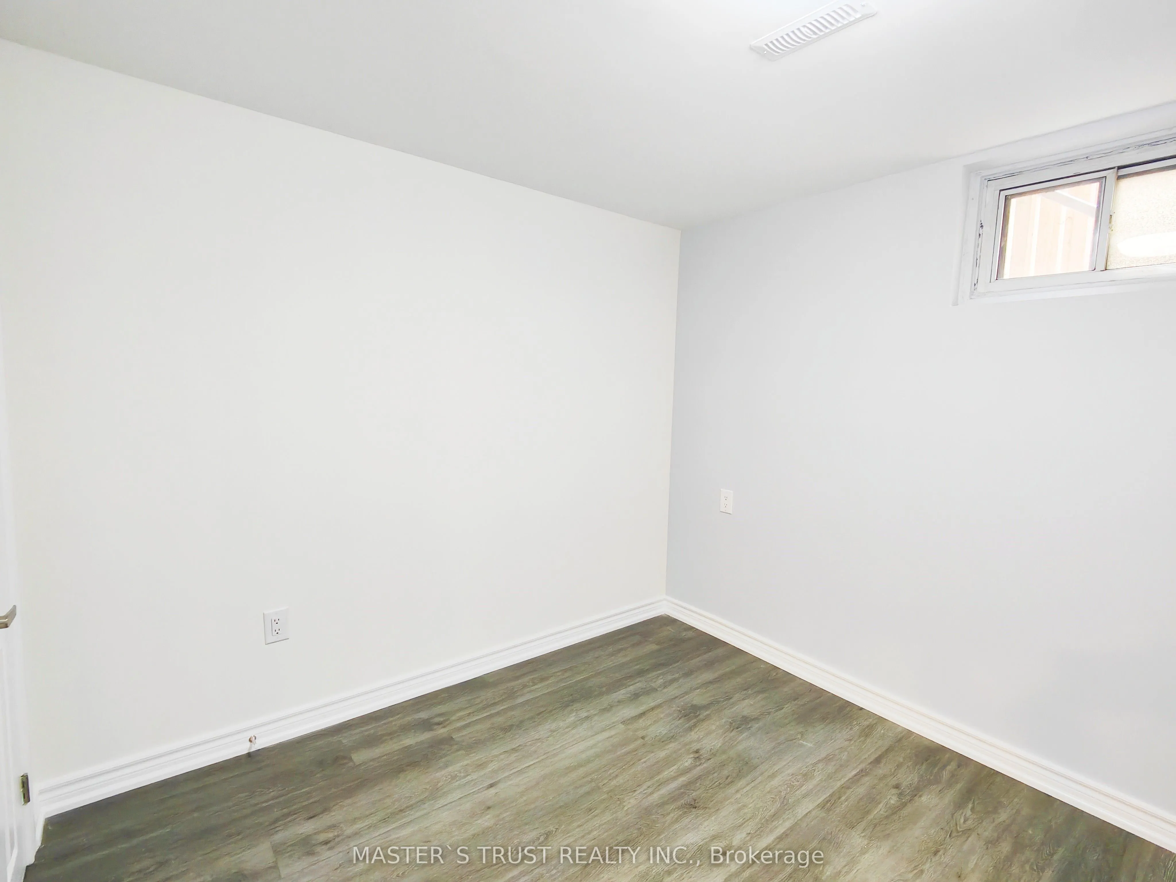 14 Summerfeldt Crescent