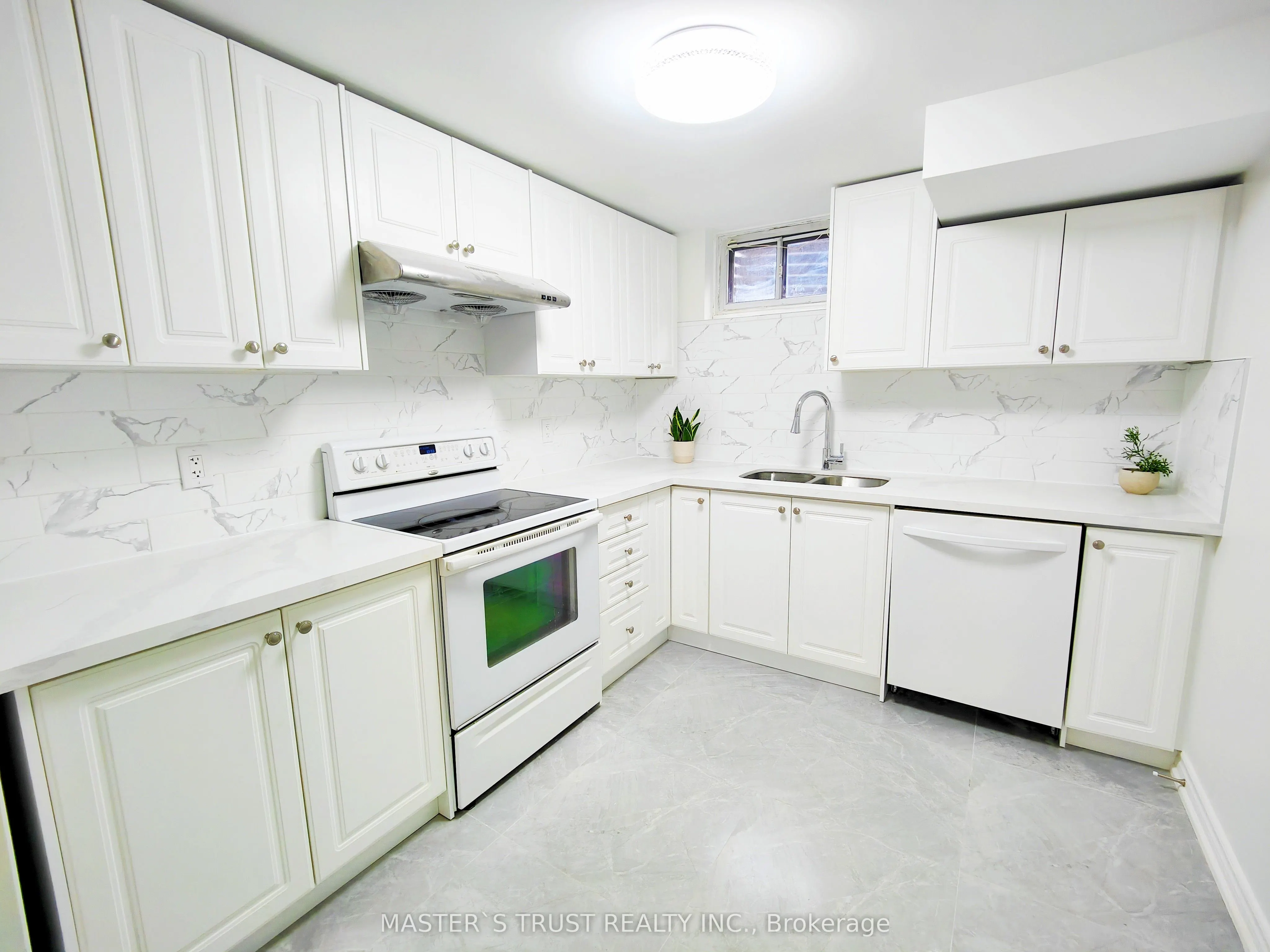 14 Summerfeldt Crescent