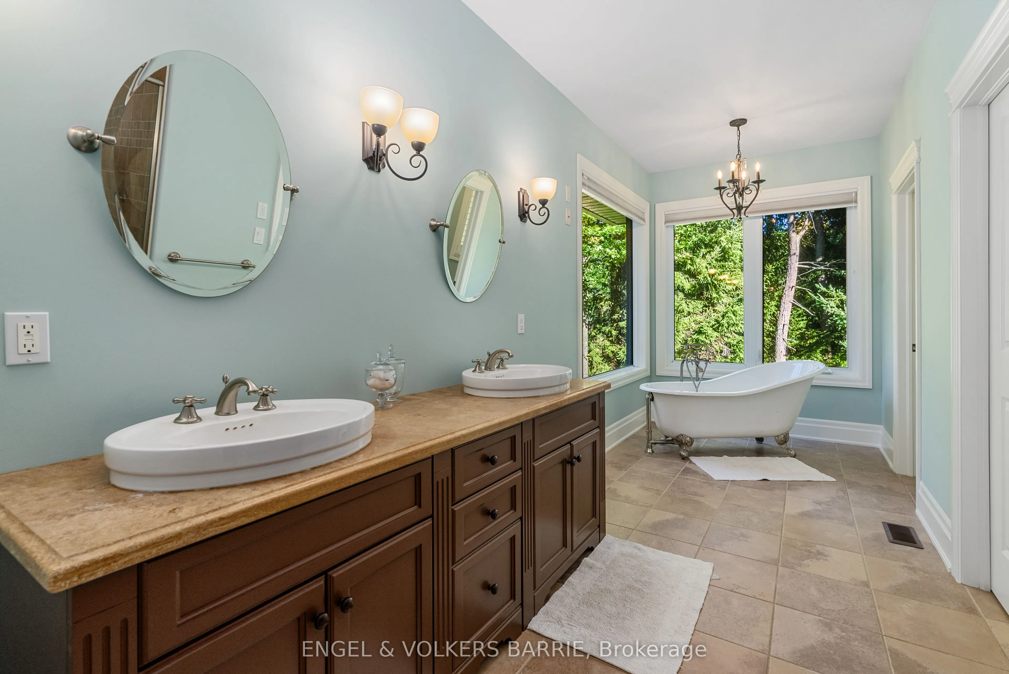 1220 Shoreview Drive
