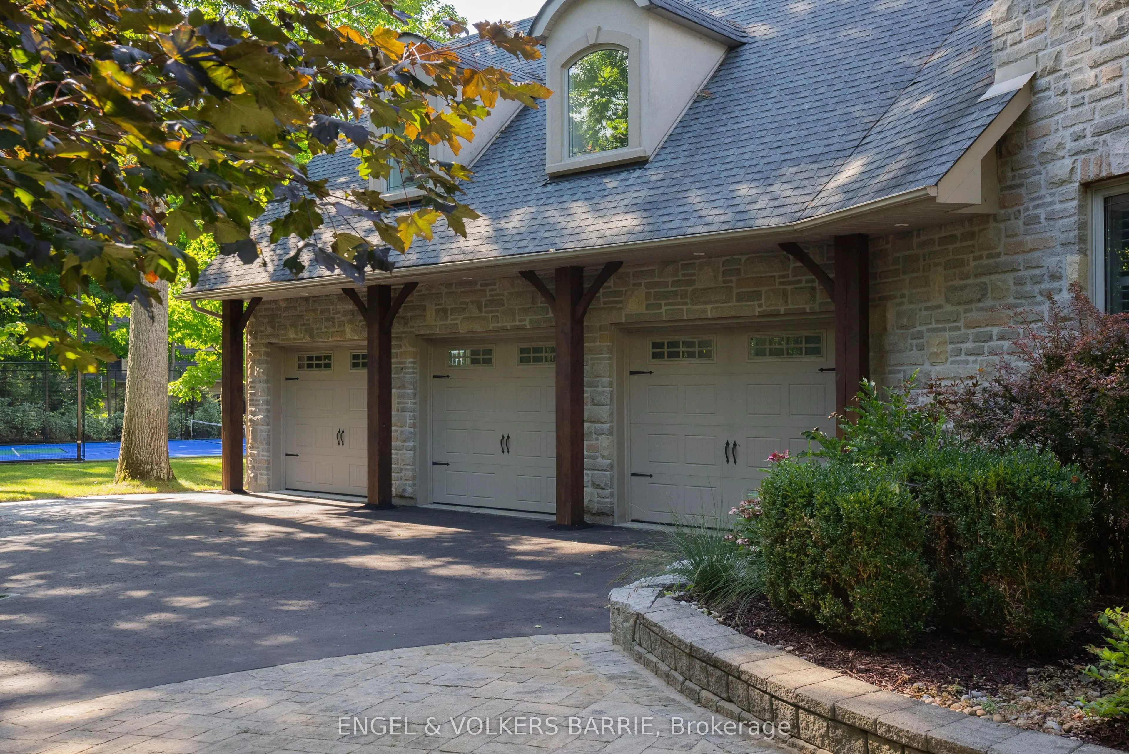 1220 Shoreview Drive