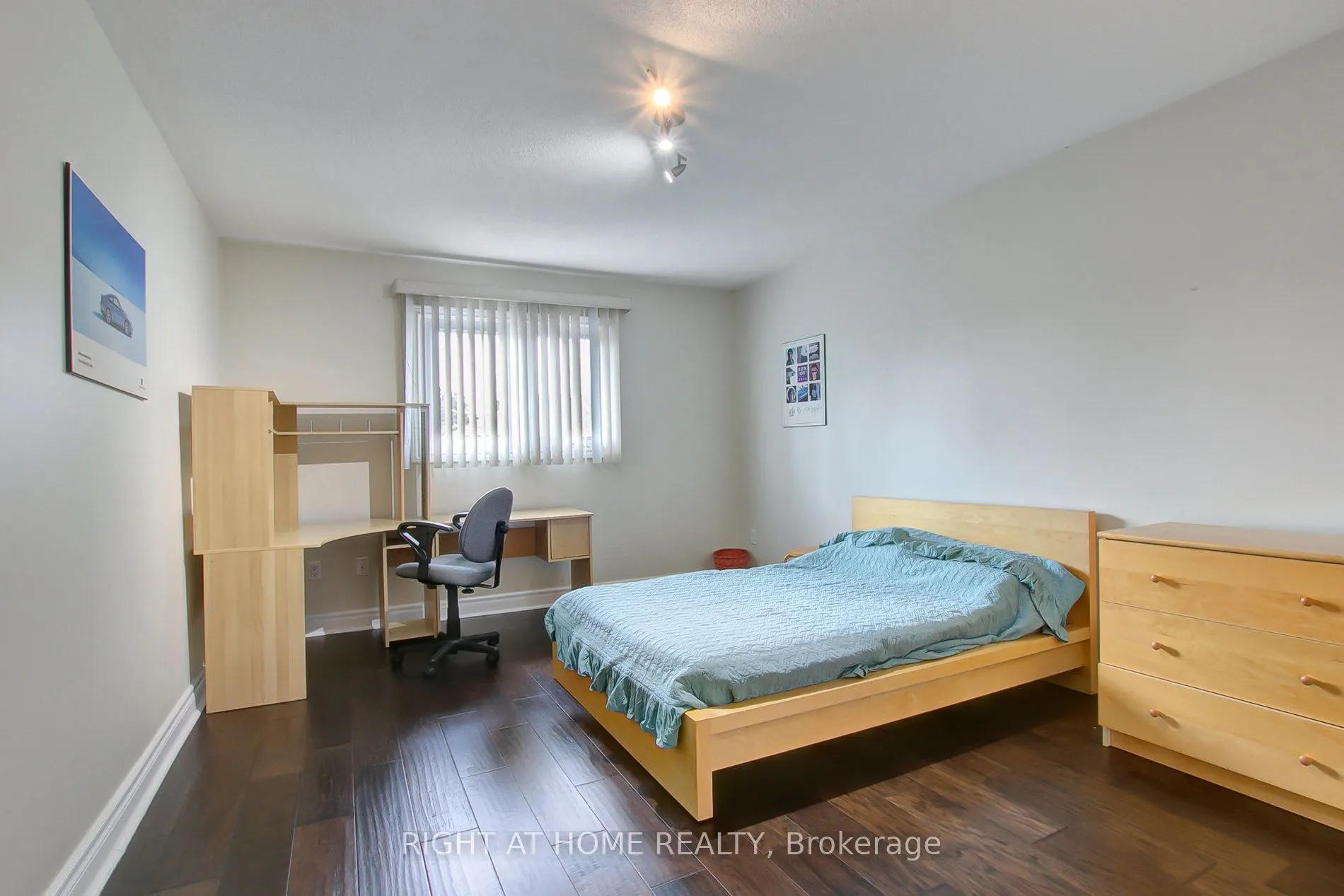 53 Waltham Crescent