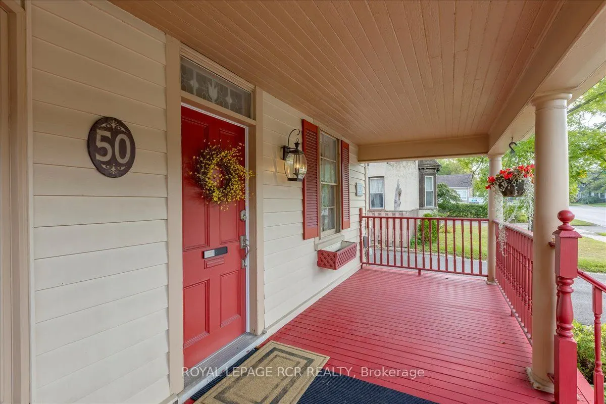 50 Wellington Street E