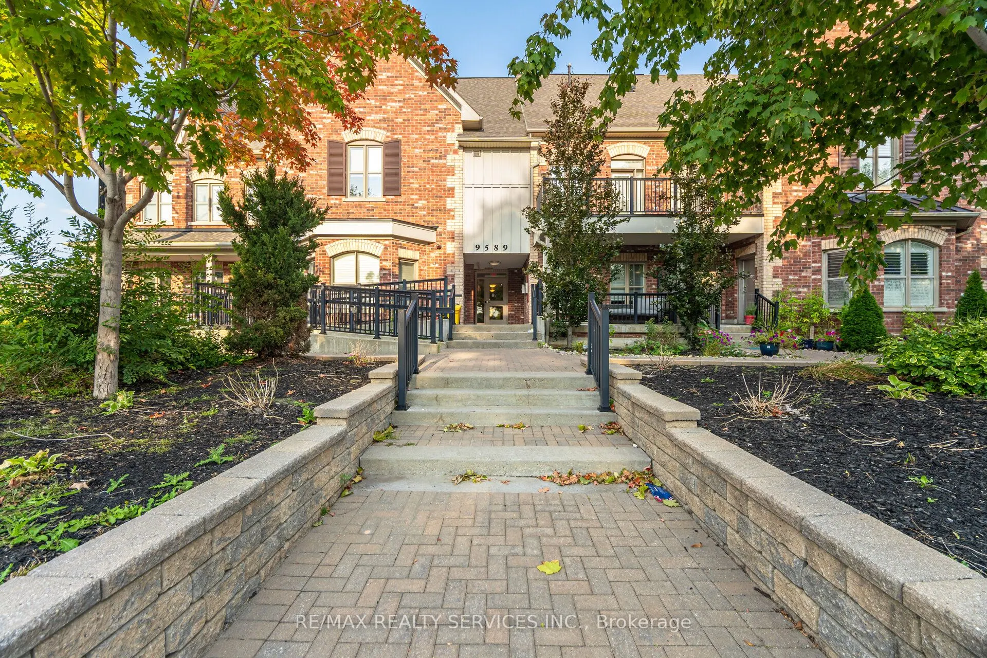 9589 Keele Street, #106