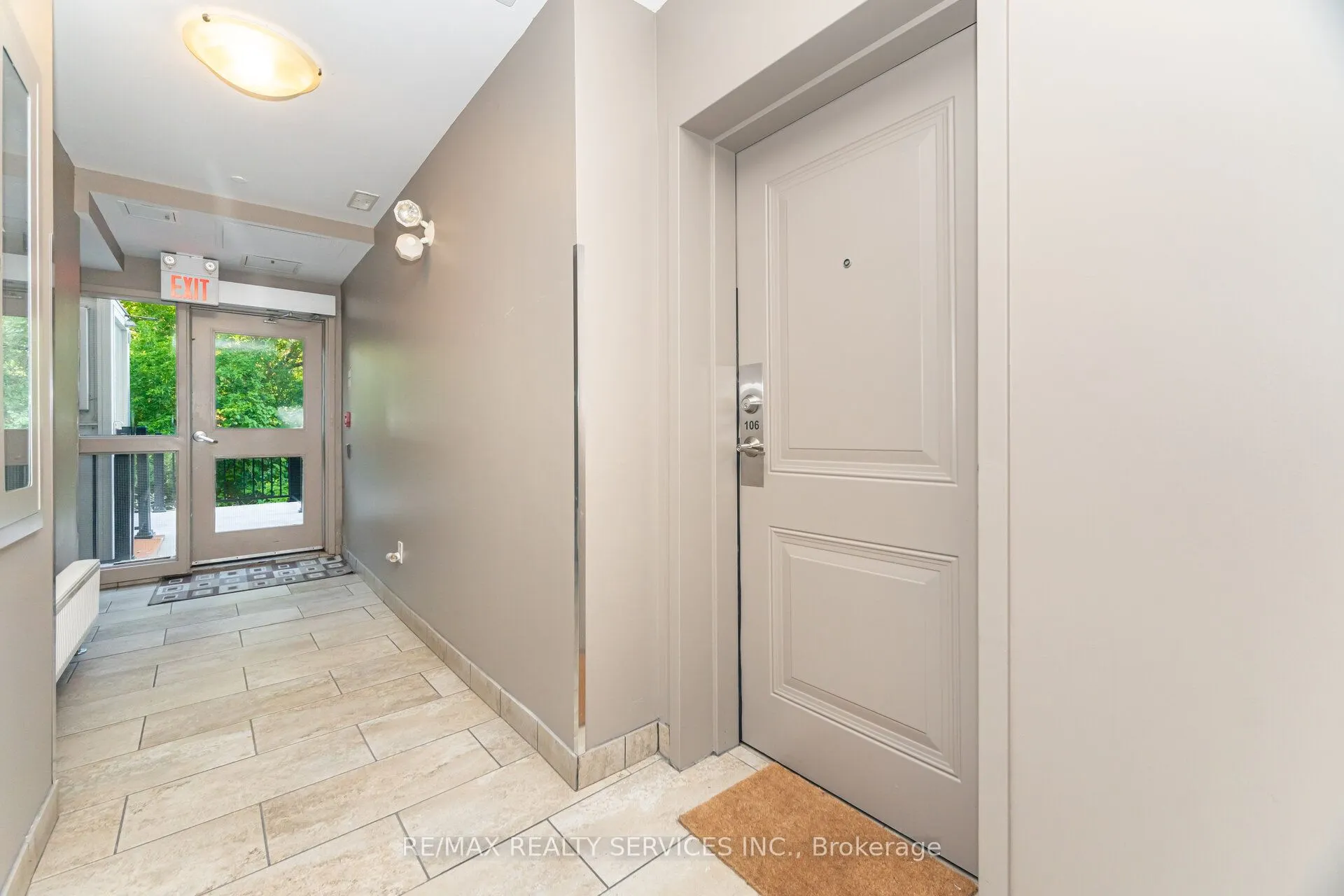 9589 Keele Street, #106