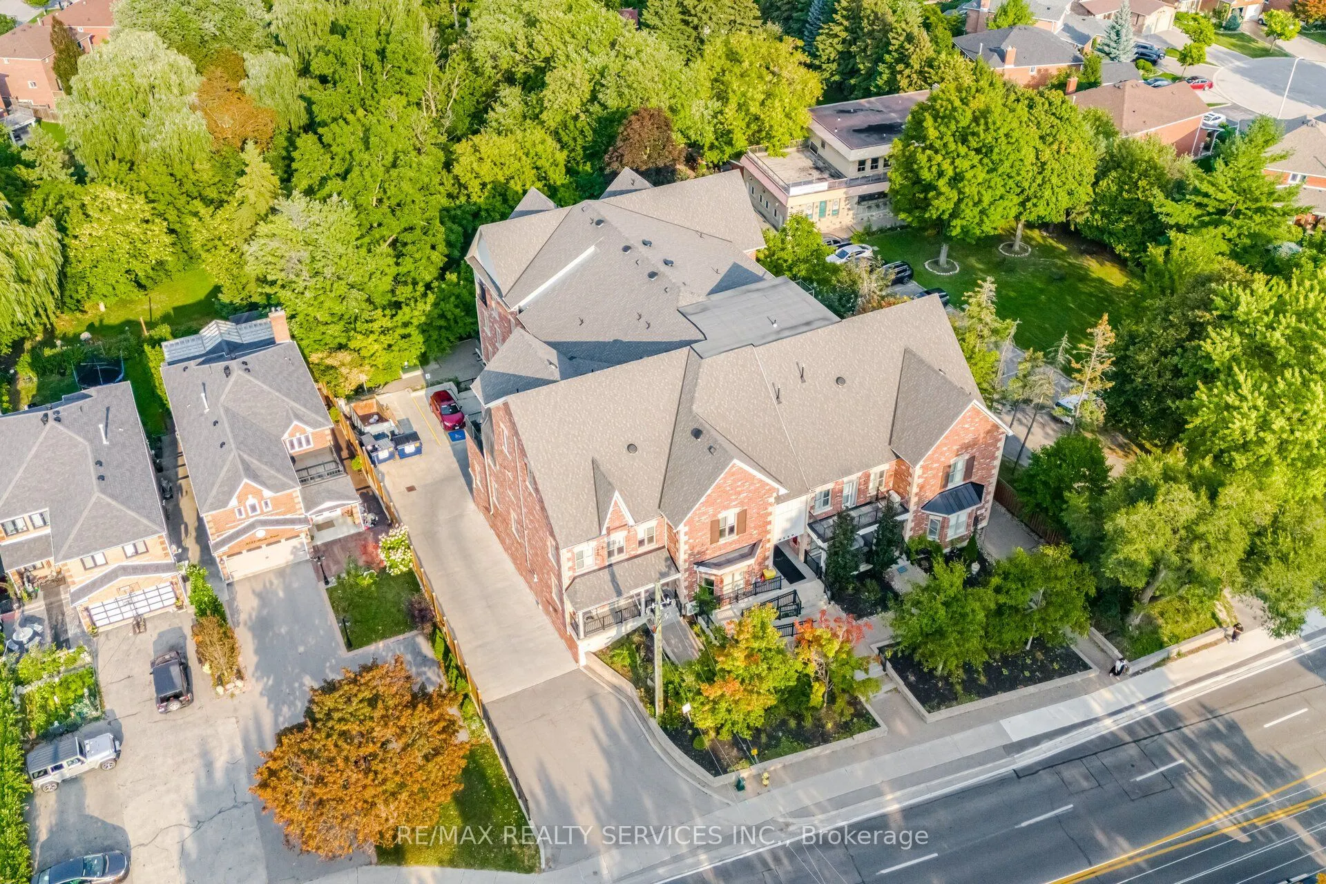 9589 Keele Street, #106